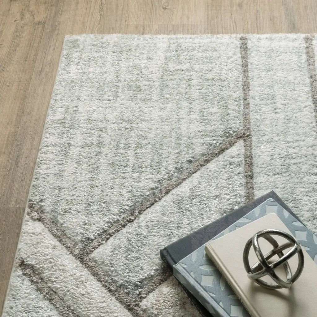 8' X 11' Gray And Ivory Geometric Power Loom Area Rug - Homeroots - Flyclothing LLC