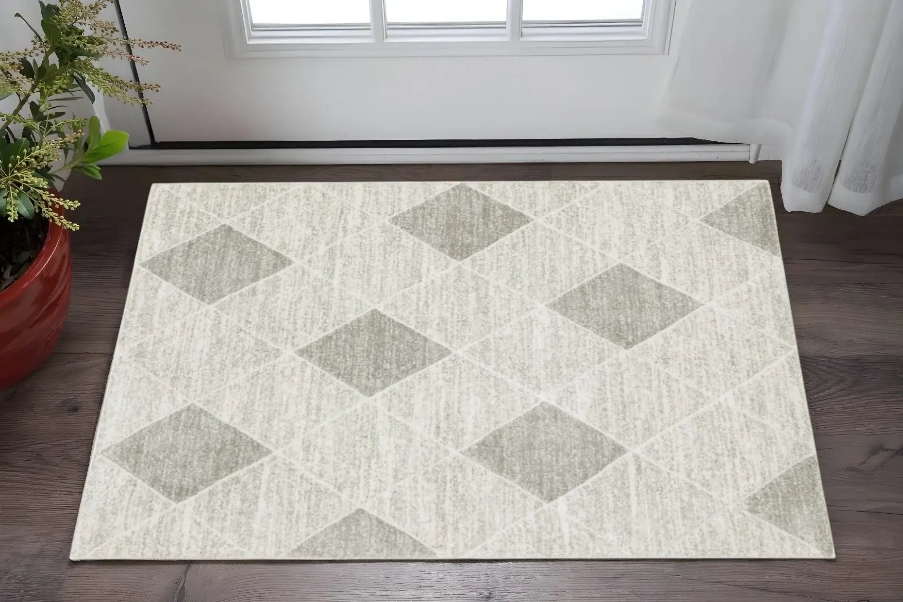 3' X 5' Grey And Ivory Geometric Power Loom Stain Resistant Area Rug - Homeroots - Flyclothing LLC