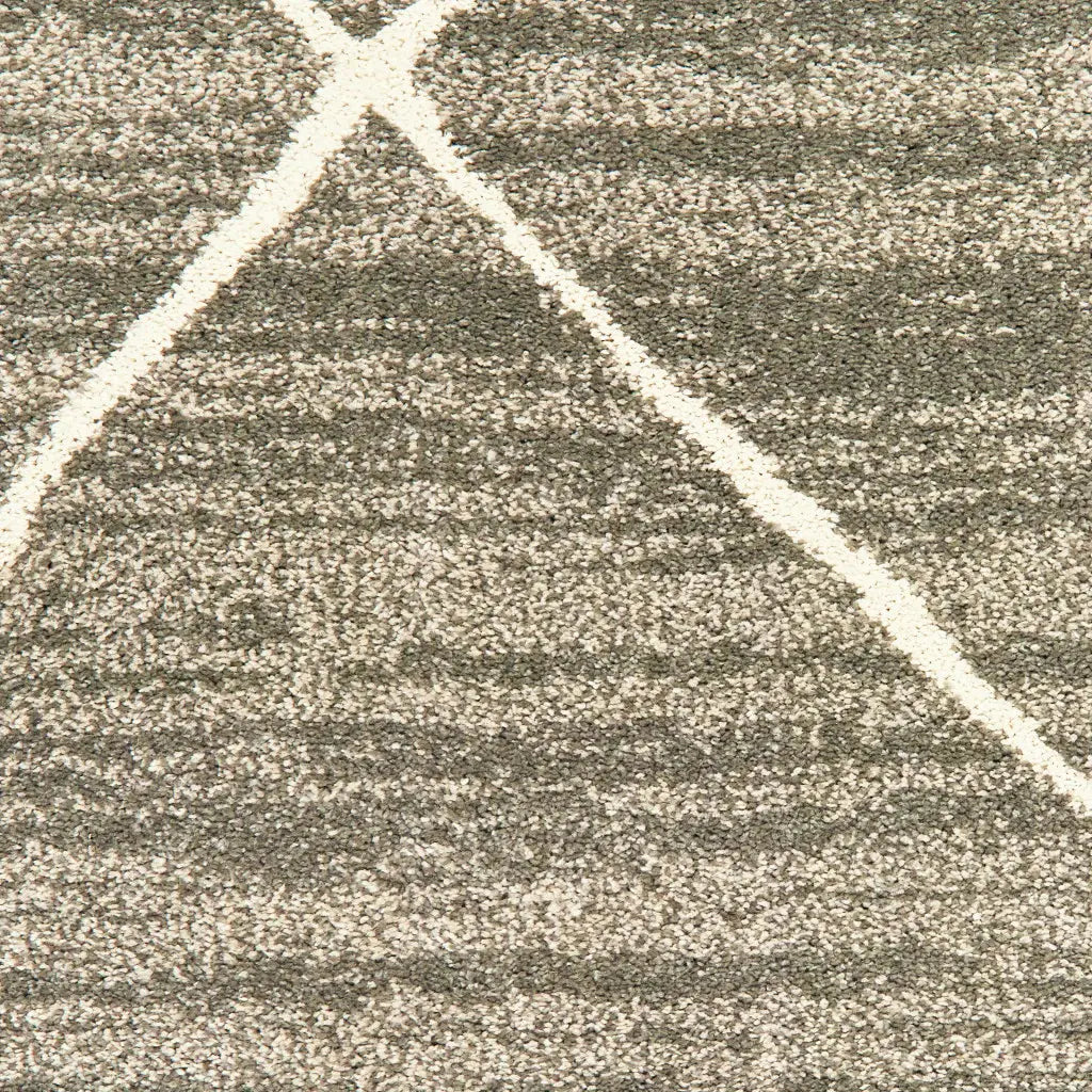 5' X 7' Grey And Ivory Geometric Power Loom Stain Resistant Area Rug - Homeroots - Flyclothing LLC