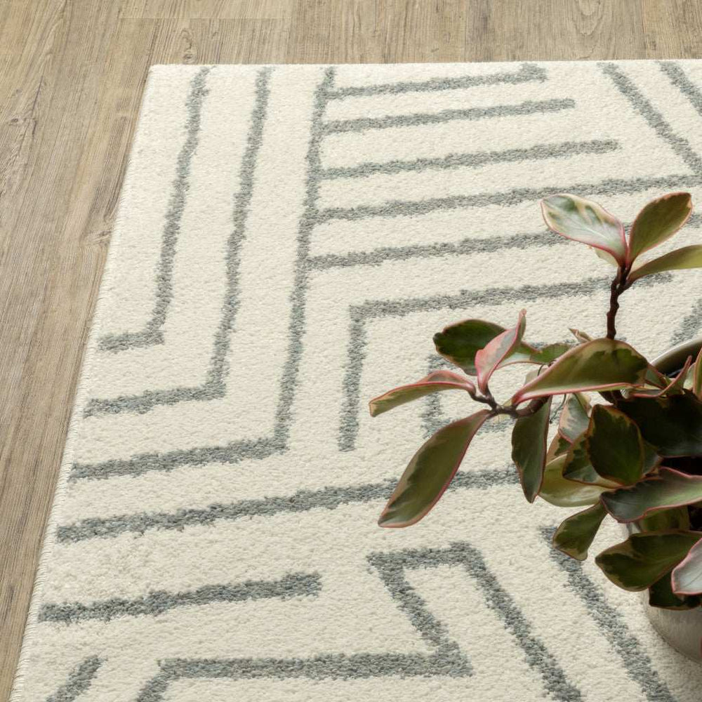 10' X 13' Gray And Ivory Geometric Power Loom Area Rug - Homeroots - Flyclothing LLC