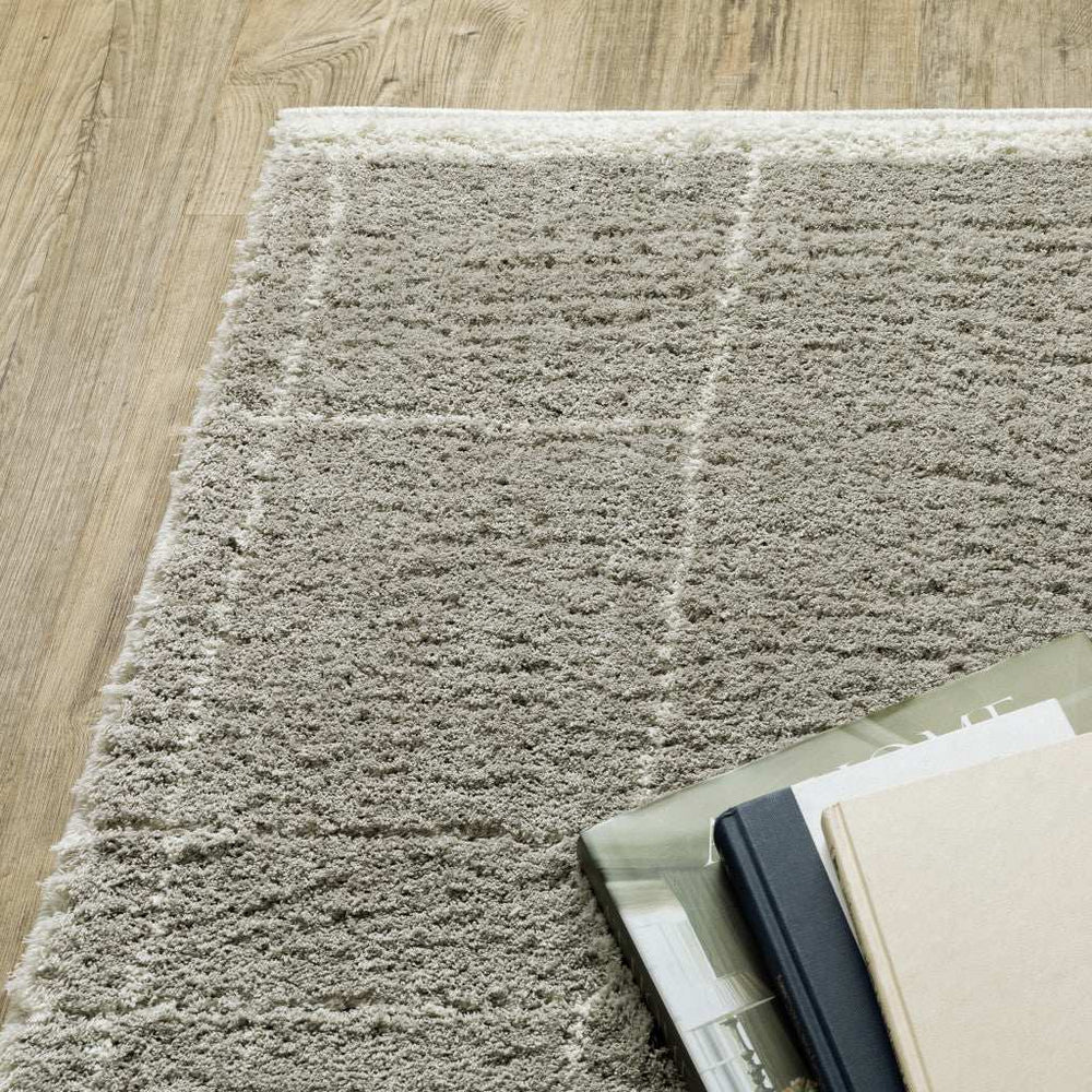5' X 8' Grey And Ivory Geometric Shag Power Loom Stain Resistant Area Rug - Homeroots - Flyclothing LLC