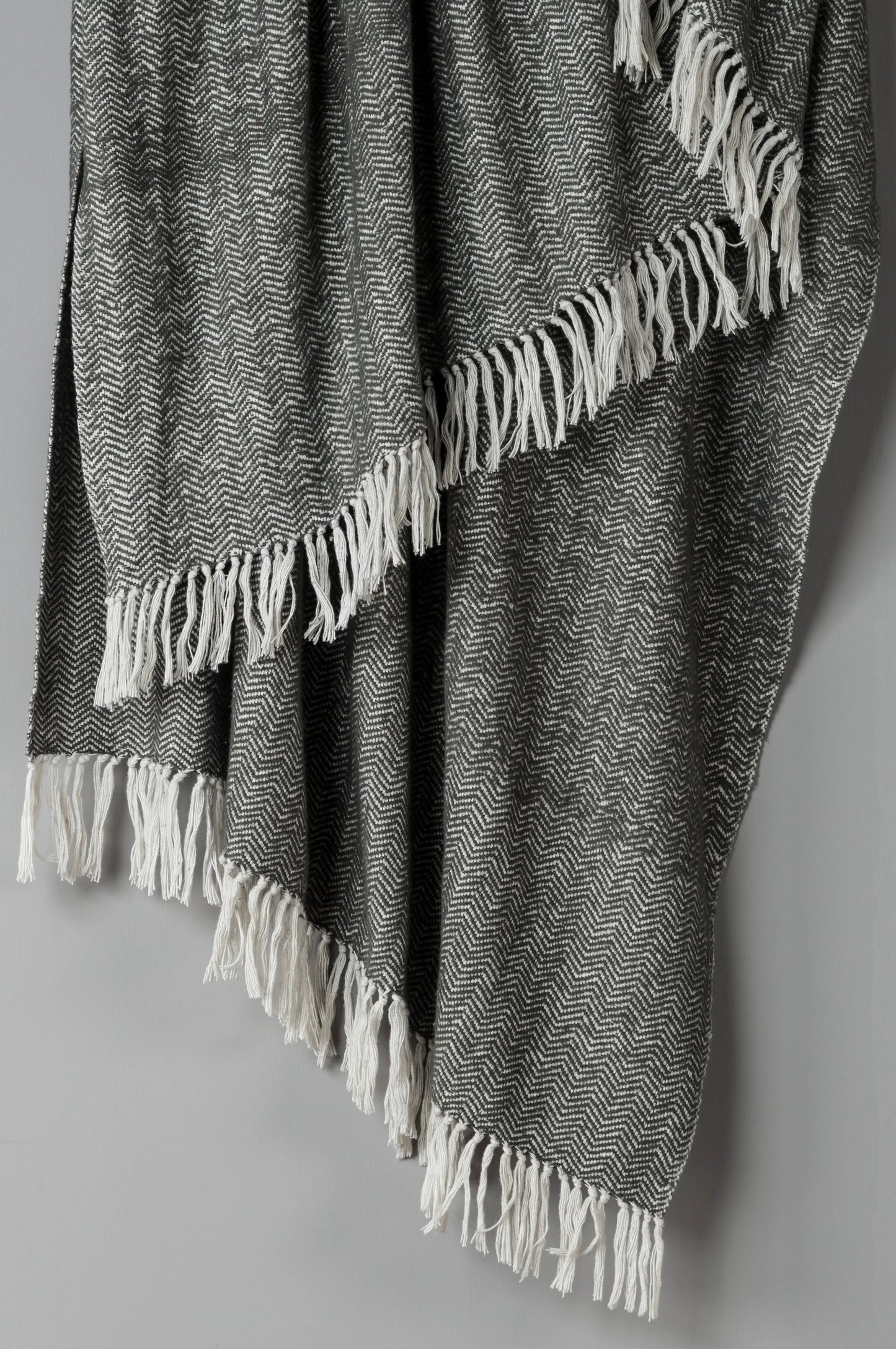 50" X 60" Black And White Chevron Cotton Throw Blanket - Homeroots - Flyclothing LLC