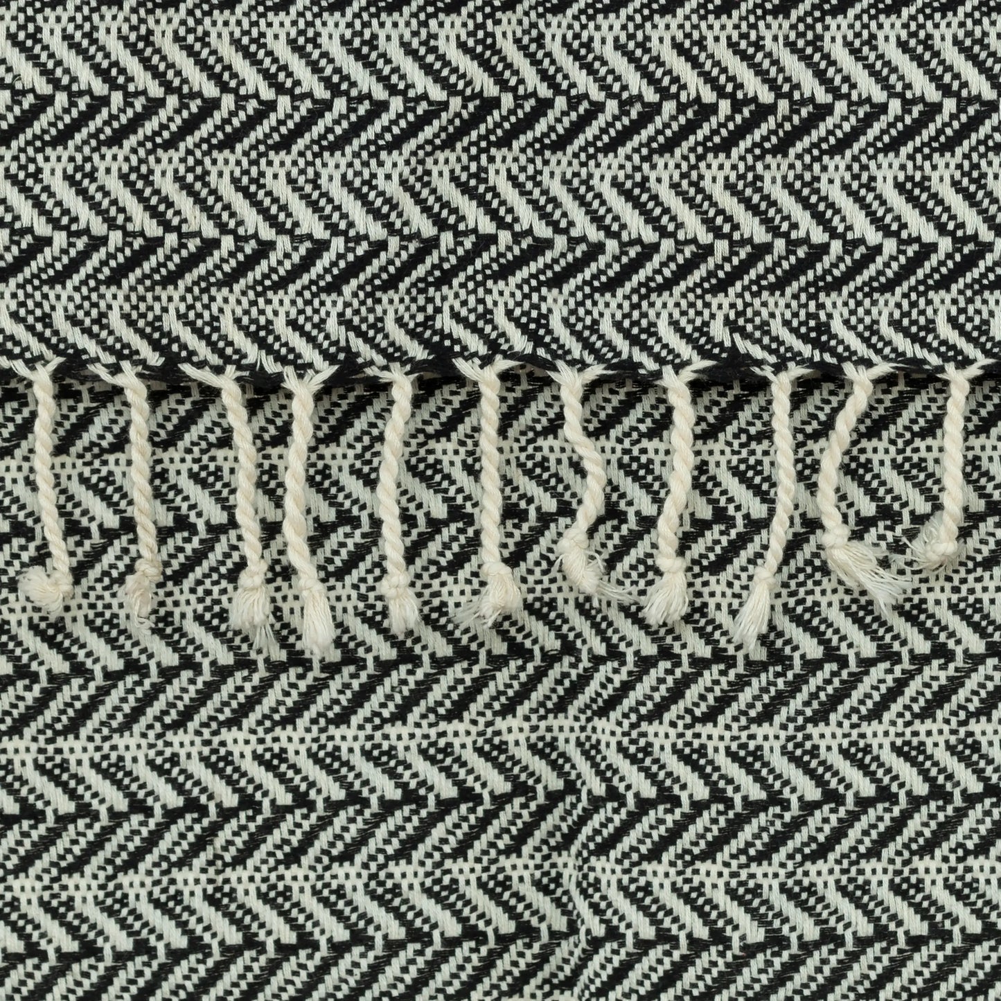 50" X 60" Black And Ivory Chevron Cotton Throw Blanket with Fringe - Homeroots - Flyclothing LLC