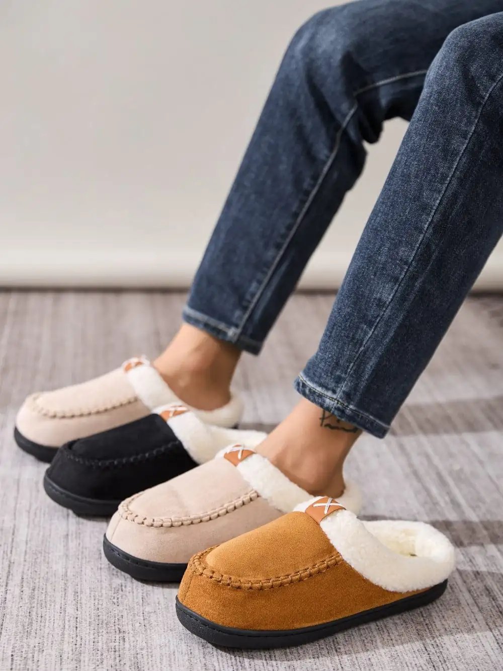 Contrast Round Toe Flat Slippers - Trendsi