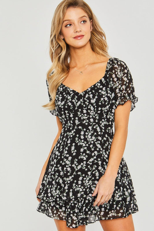 Love Tree Ditsy Floral Short Sleeve Romper - Trendsi