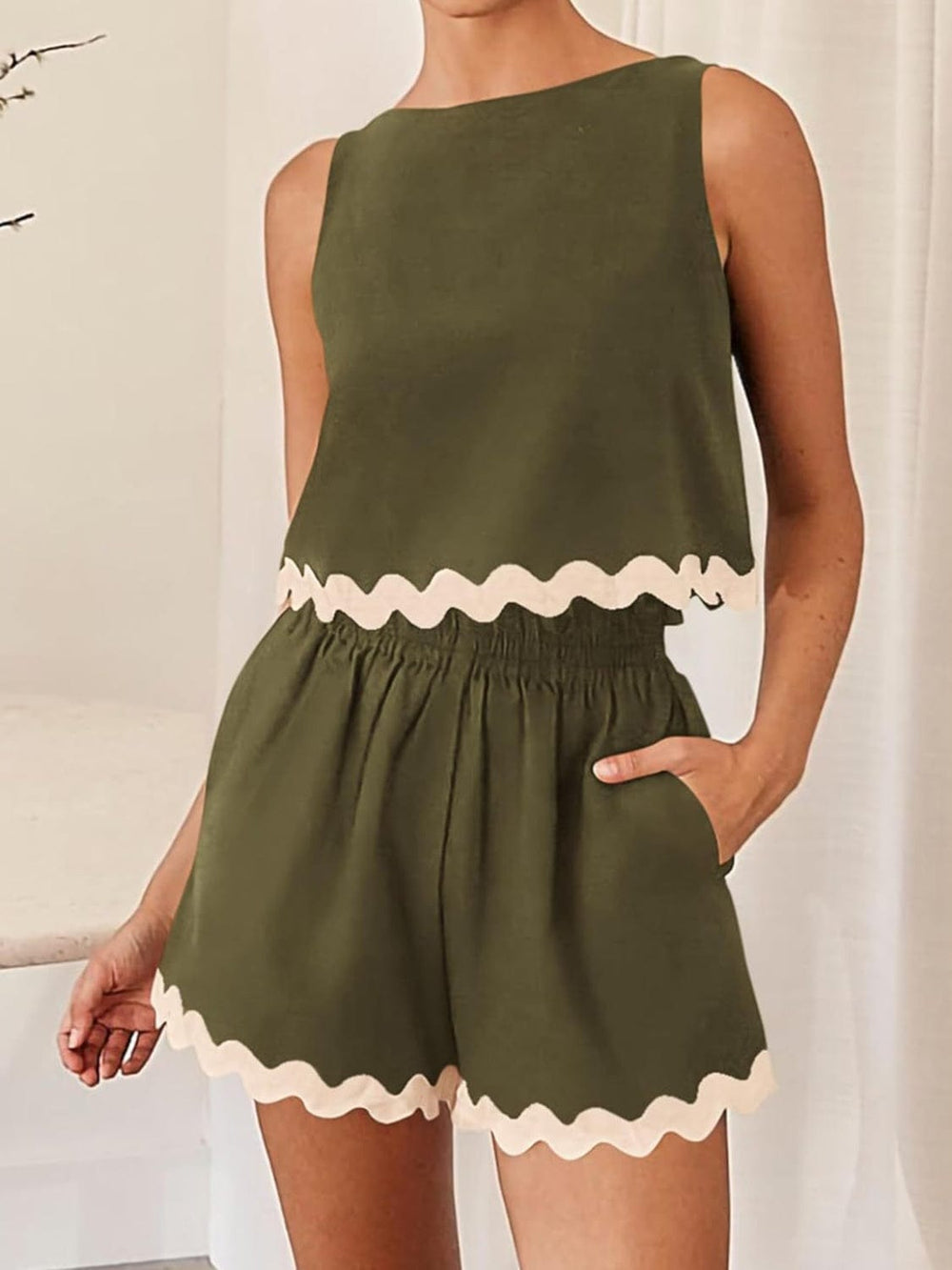 Contrast Trim Sleeveless Top and Shorts Set - Trendsi
