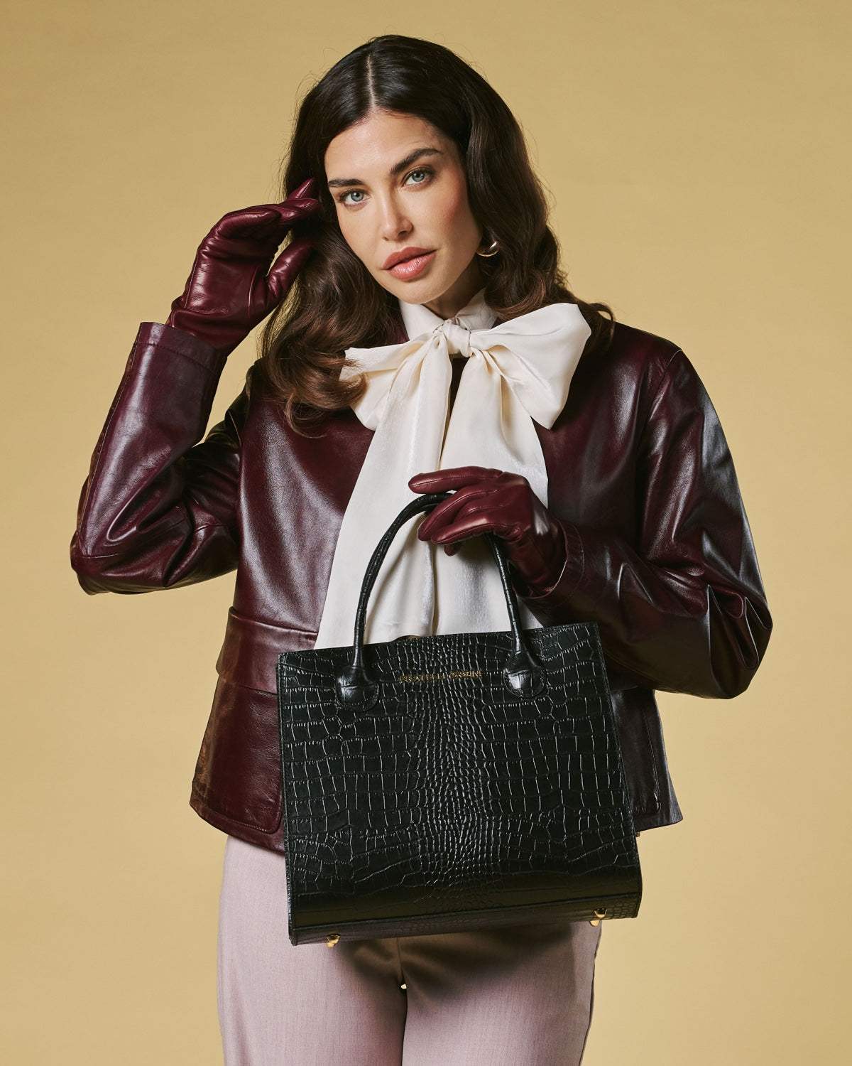 Patrizia (black) - Italian calf leather women's handbag (with shoulder strap)
