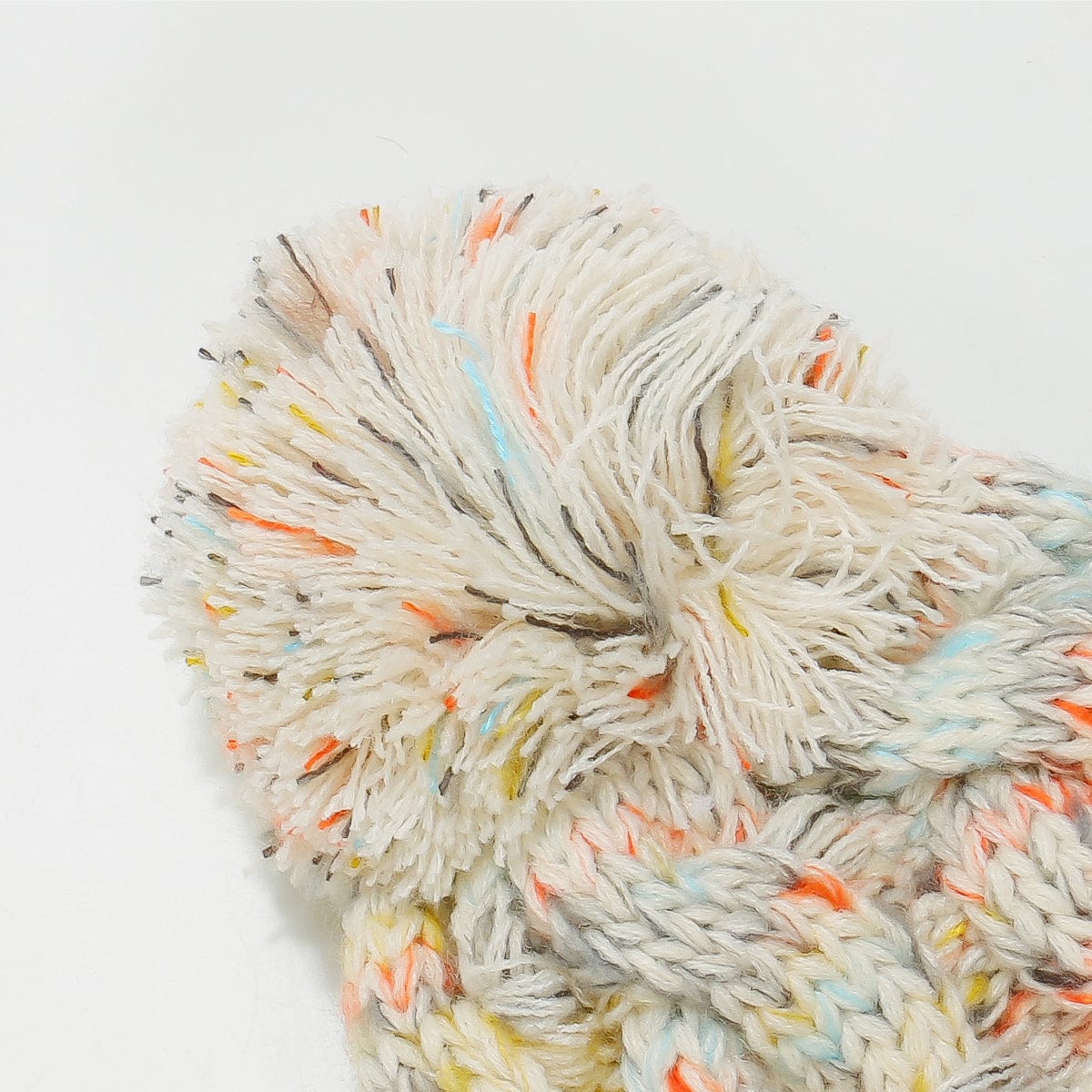 Contrast Cable-Knit Hat with Pompom - Trendsi