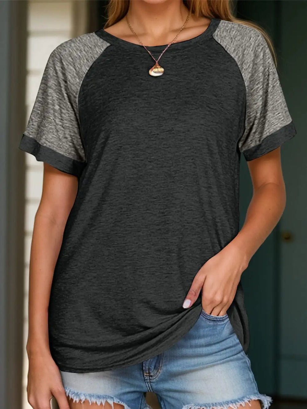 Full Size Contrast Round Neck Short Sleeve T-Shirt - Trendsi