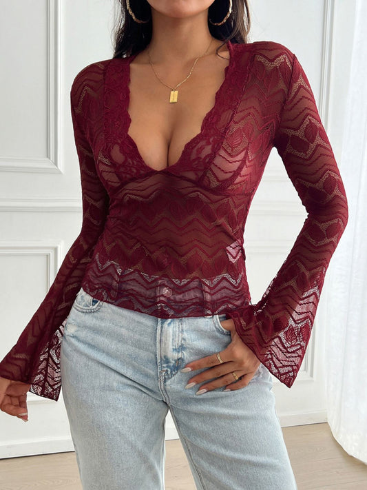 Blusa de encaje de manga larga con escote pronunciado Devine