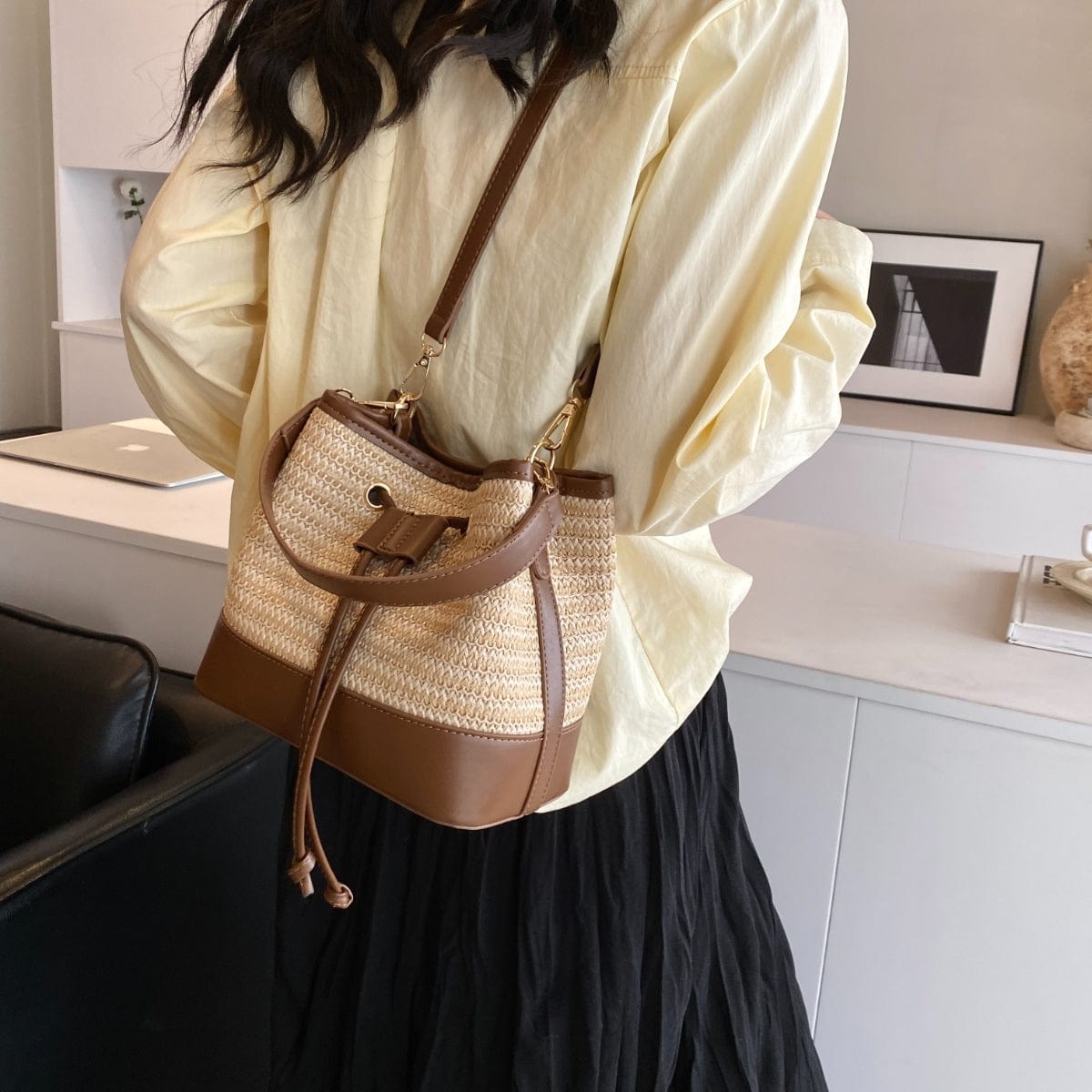 Straw Braided Shoulder Bag - Trendsi