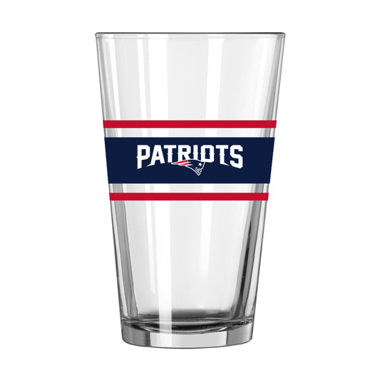 New England Patriots 16oz Stripe Pint Glass
