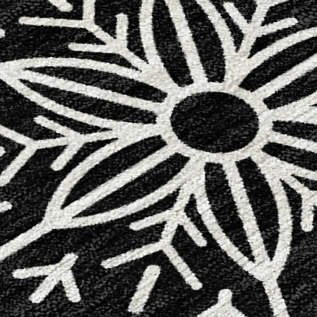 5' X 8' Black Gold And Gray Snowflake Washable Indoor Outdoor Area Rug - Homeroots - Flyclothing LLC