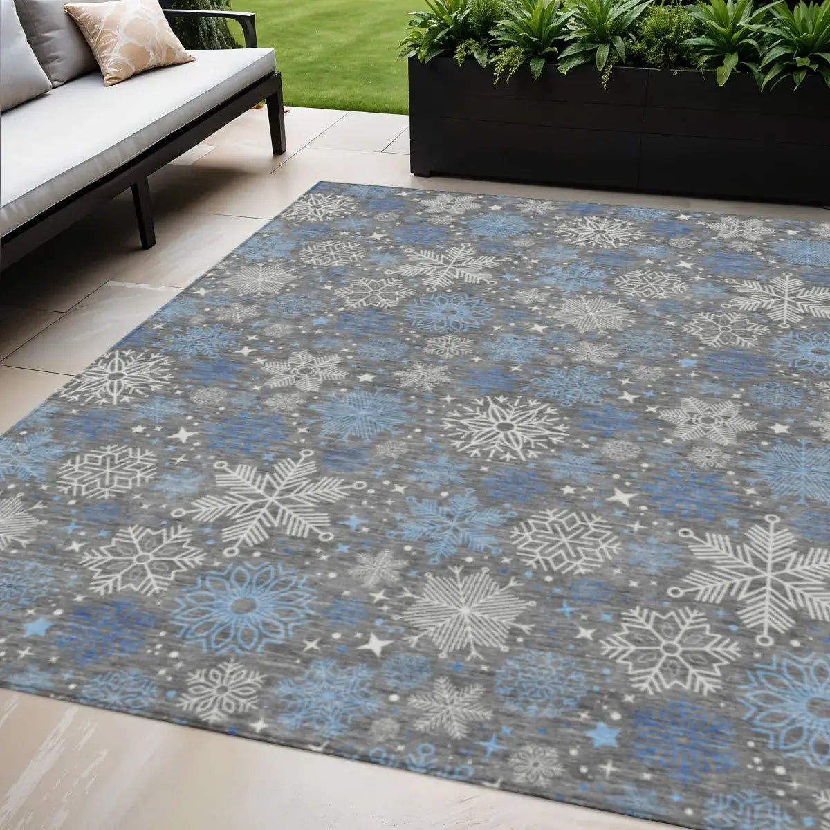 5' X 8' Gray Blue And Ivory Snowflake Washable Indoor Outdoor Area Rug - Homeroots - Flyclothing LLC