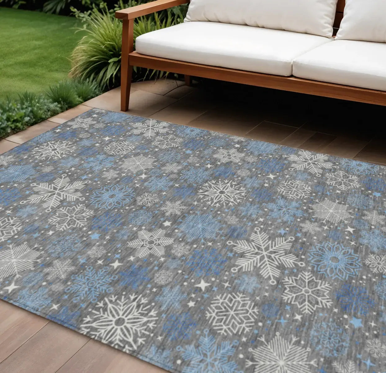 8' X 10' Gray Blue And Ivory Snowflake Washable Indoor Outdoor Area Rug - Homeroots - Flyclothing LLC