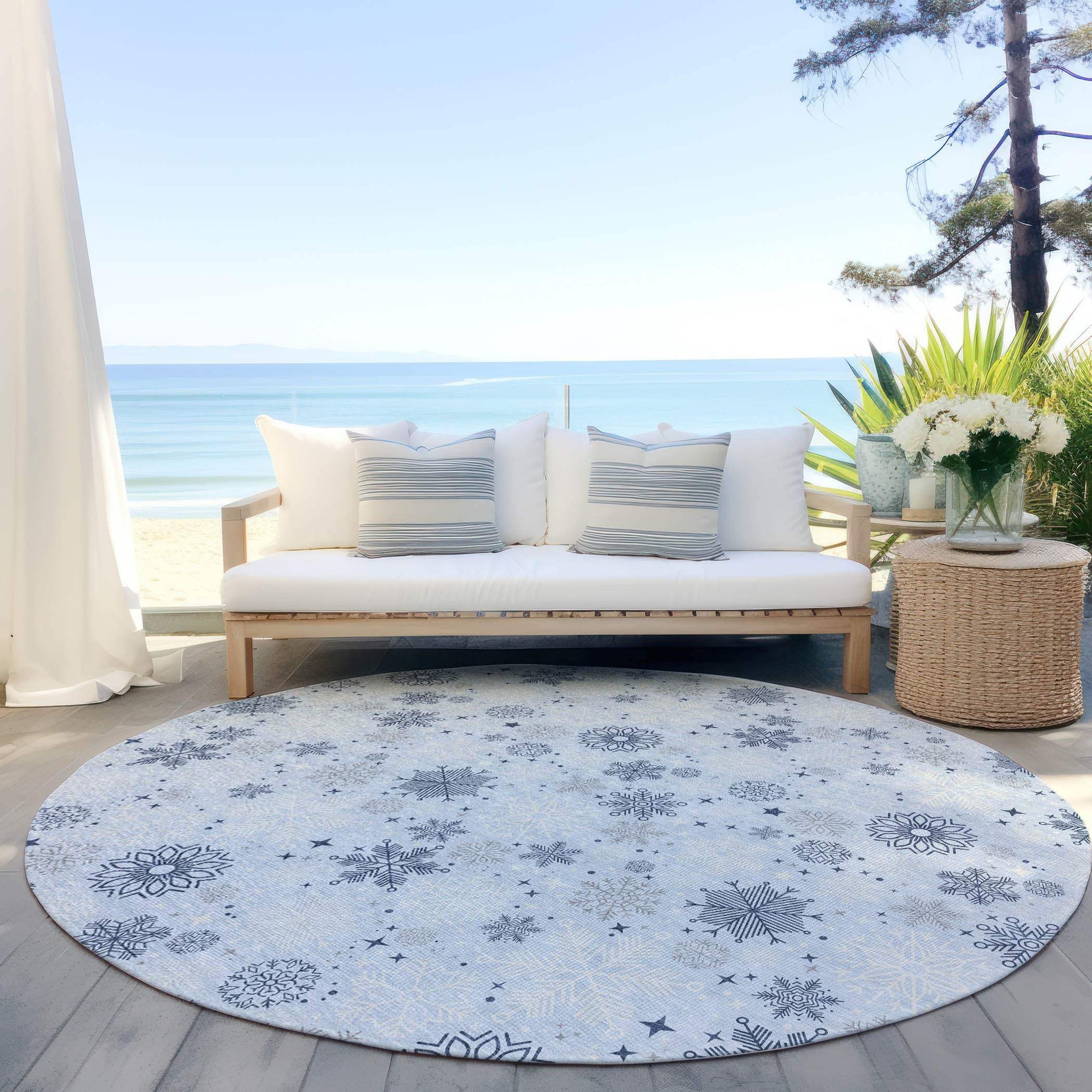 8' Sky Blue Navy Blue And Ivory Round Snowflake Washable Indoor Outdoor Area Rug - Homeroots - Flyclothing LLC