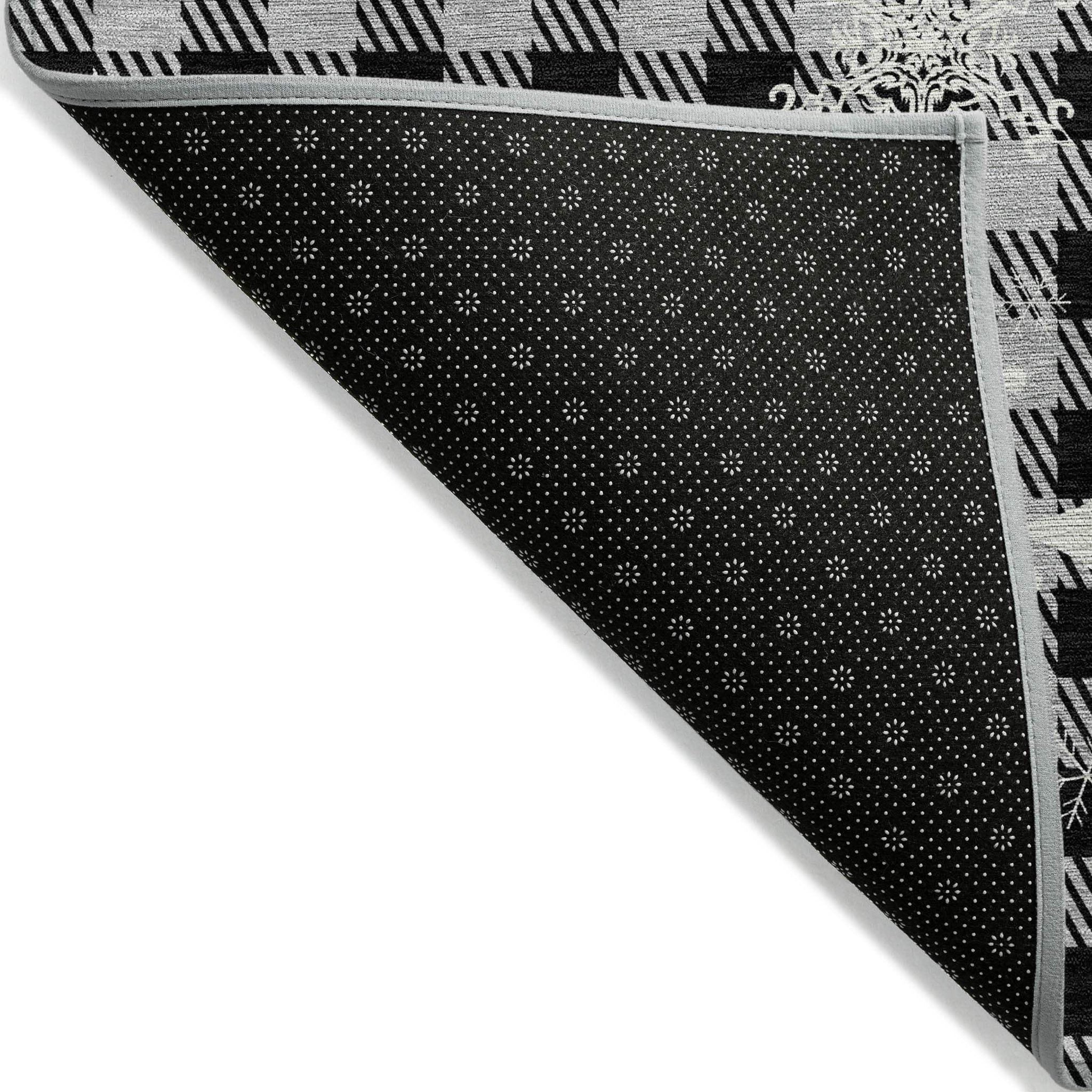 3' X 5' Gray Black And Ivory Plaid Washable Indoor Outdoor Area Rug - Homeroots - Flyclothing LLC