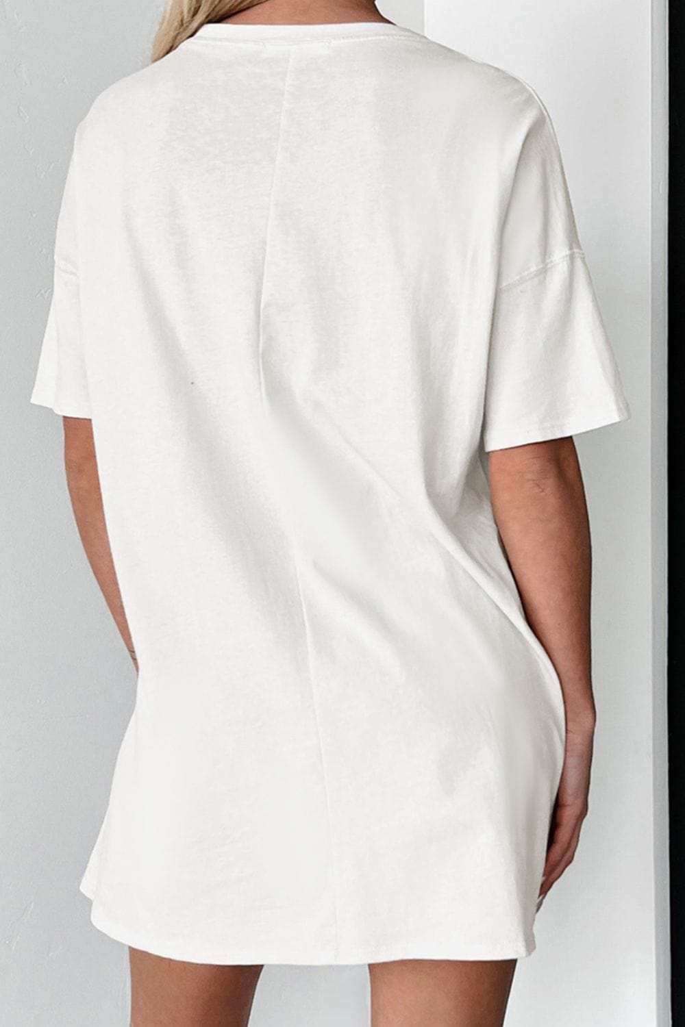 Bow Graphic Round Neck Short Sleeve T-Shirt - Trendsi - Flyclothing LLC