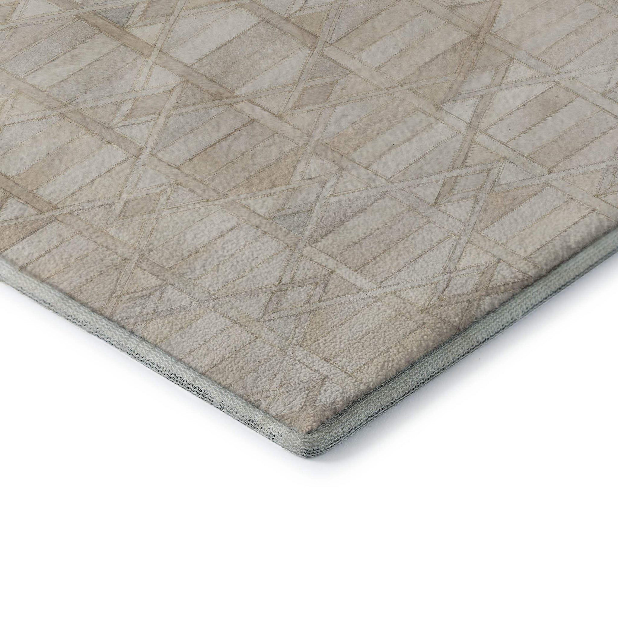 3' X 5' Ivory And Beige Diamond Washable Area Rug With UV Protection - HomeRoots - Flyclothing LLC