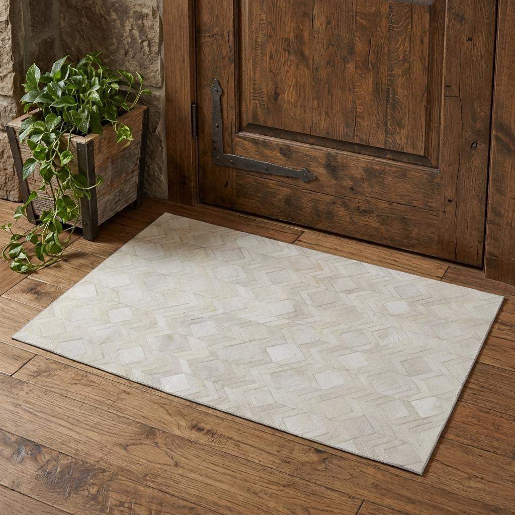 3' X 5' Gray And Ivory Geometric Washable Area Rug With UV Protection - HomeRoots - Flyclothing LLC