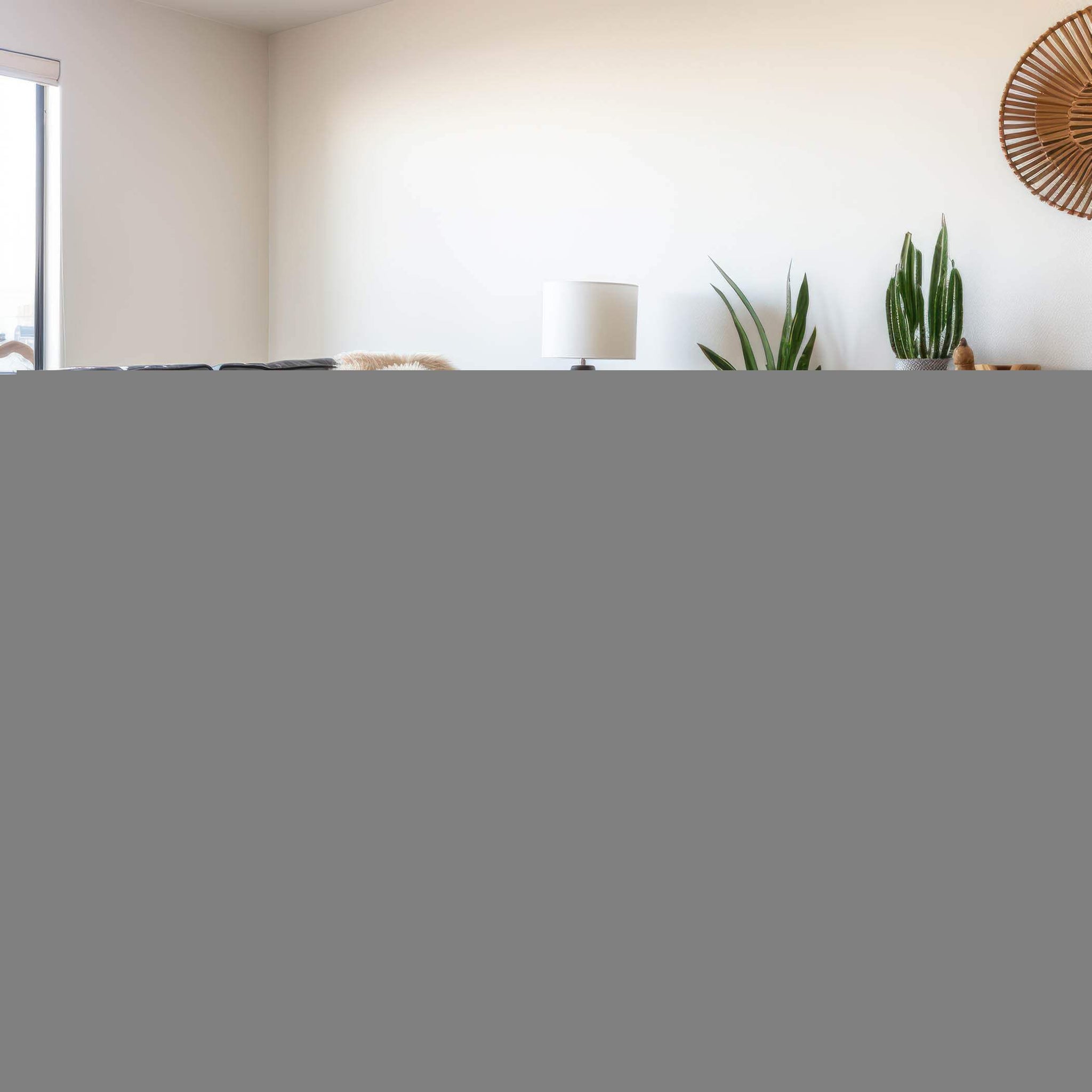 8' Gray And Ivory Abstract Washable Round Rug With UV Protection - HomeRoots - Flyclothing LLC