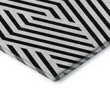 8' Black And Ivory Geometric Washable Round Rug With UV Protection - HomeRoots - Flyclothing LLC