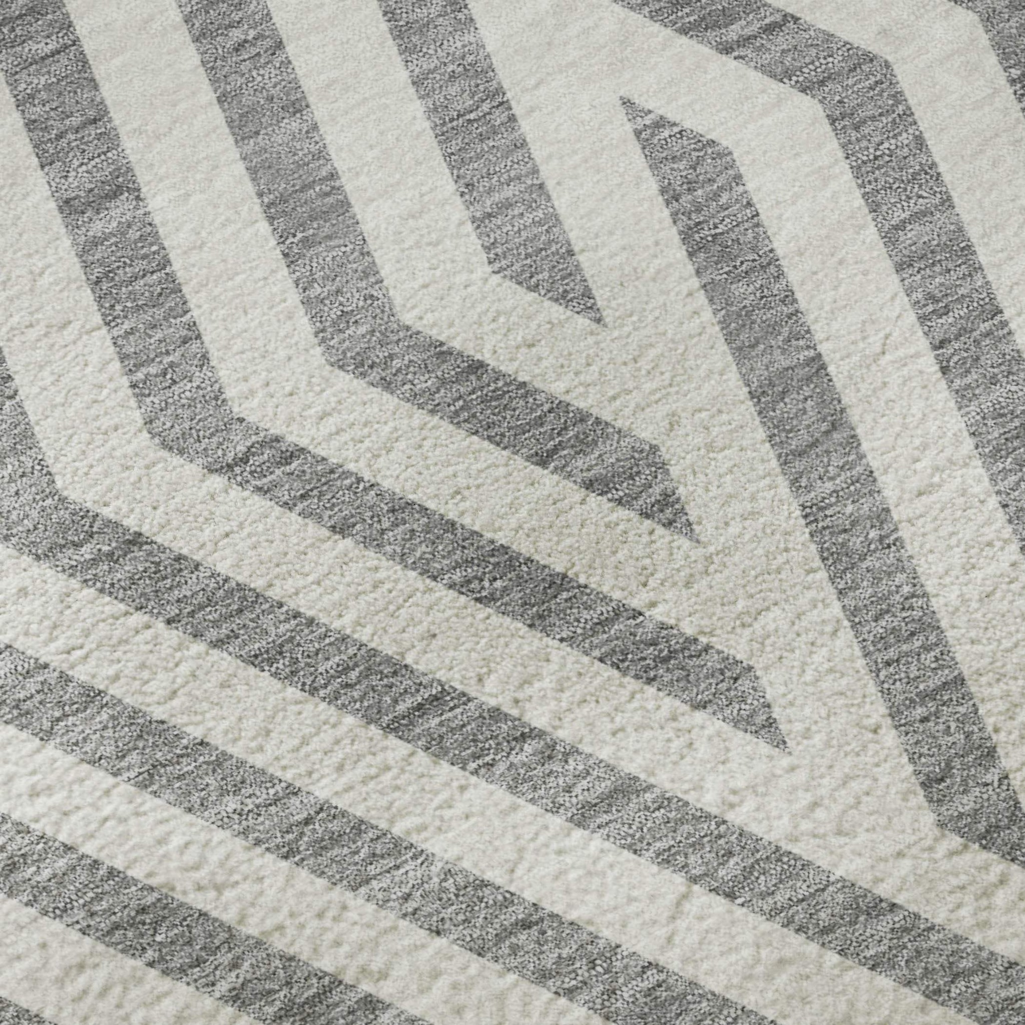 8' Gray And Ivory Geometric Washable Round Rug With UV Protection - HomeRoots - Flyclothing LLC
