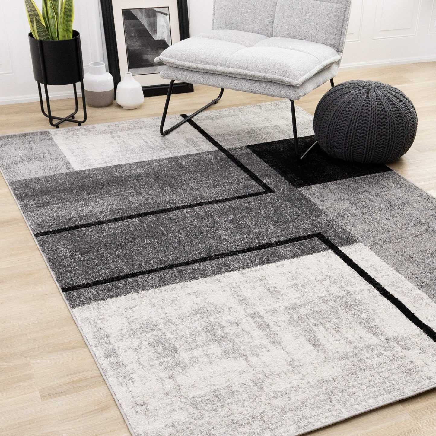 5' X 8' Gray And Black Abstract Area Rug - Homeroots - Flyclothing LLC