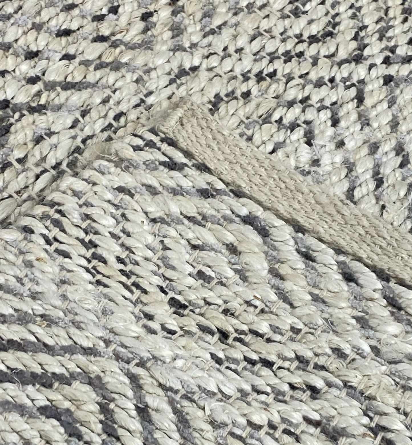 2' X 4' Natural And Gray Jute Geometric Hand Woven Area Rug - Homeroots - Flyclothing LLC