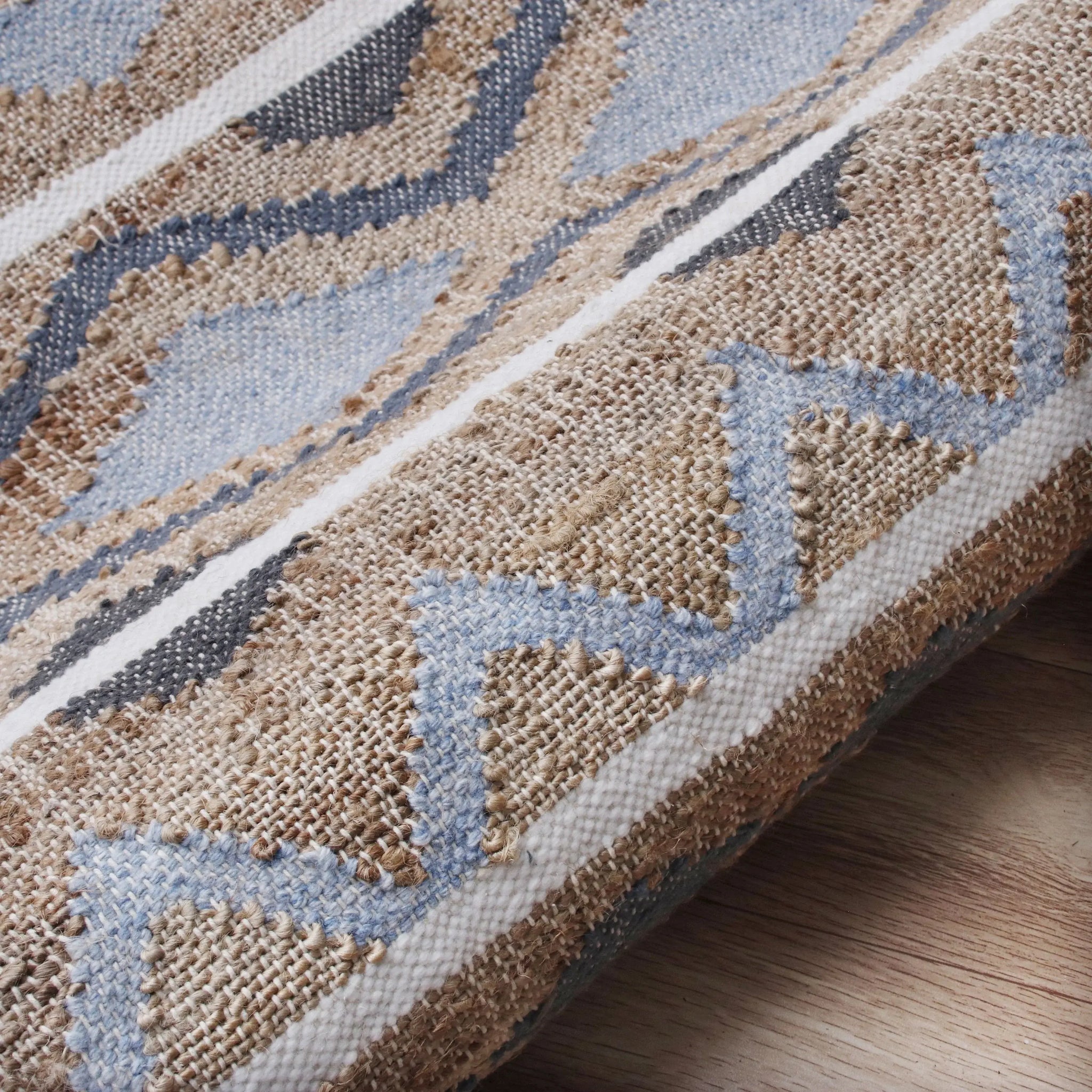 6' X 9' Blue Gray And Tan Geometric Hand Woven Area Rug With Fringe - Homeroots - Flyclothing LLC