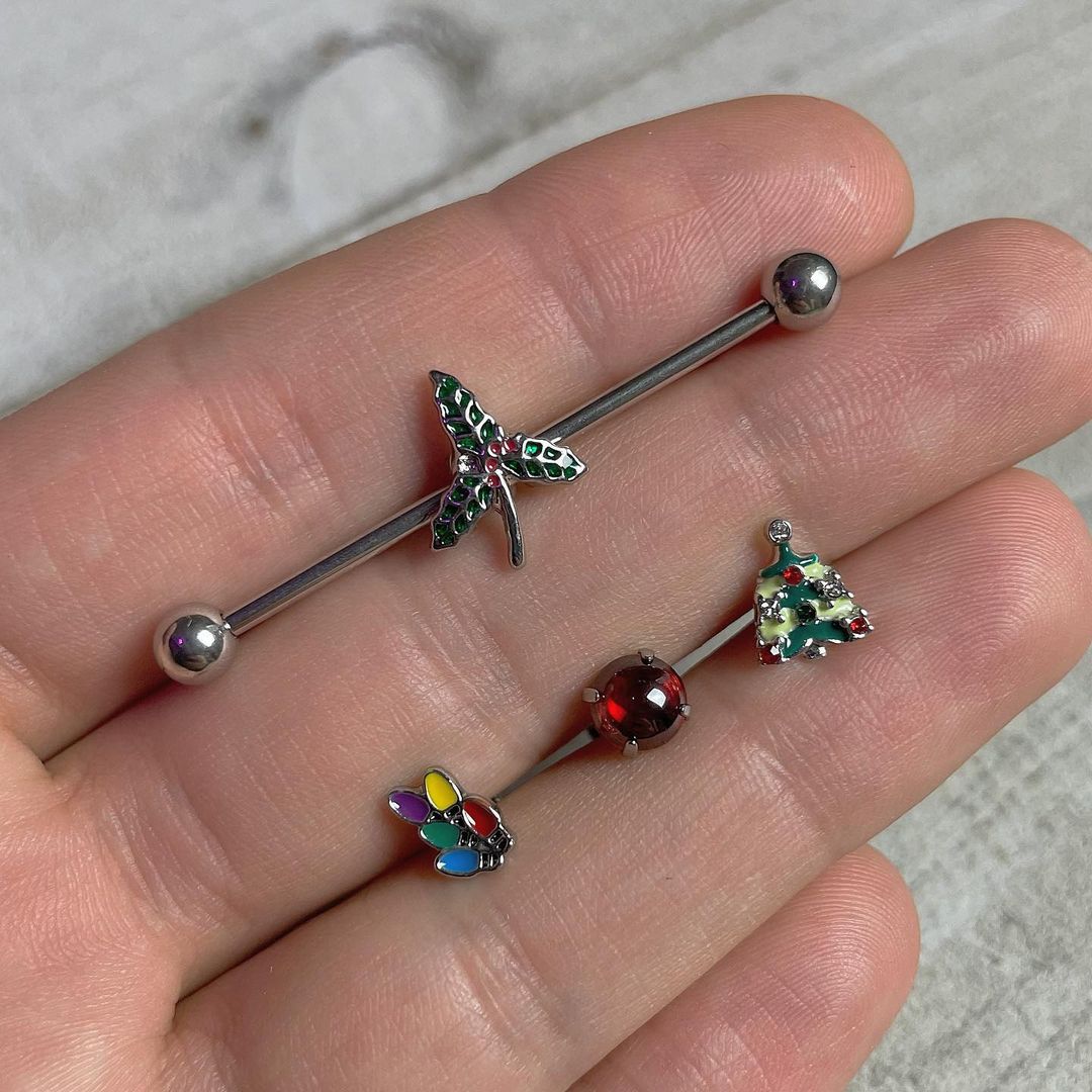 14G Christmas Mistletoe Industrial Barbell 38mm - BodyCandy - Flyclothing LLC