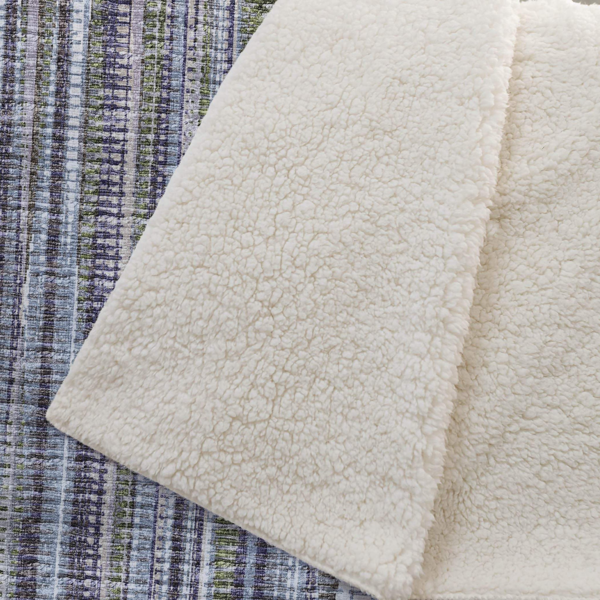 50" X 70" Plum And Ivory Striped Microfiber Plush Throw Blanket - Homeroots - Flyclothing LLC