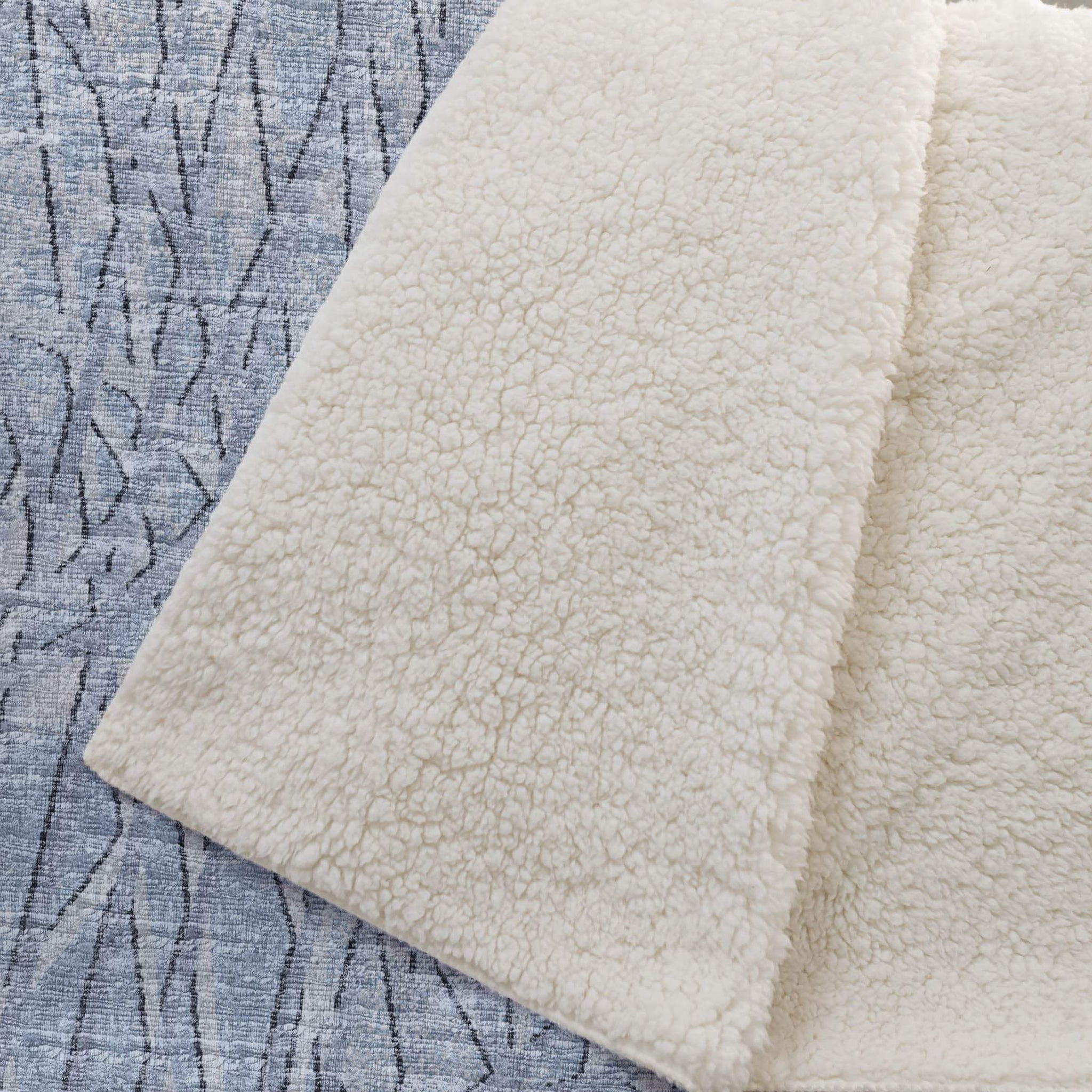 50" X 70" Blue And Beige Abstract Microfiber Plush Throw Blanket - Homeroots - Flyclothing LLC