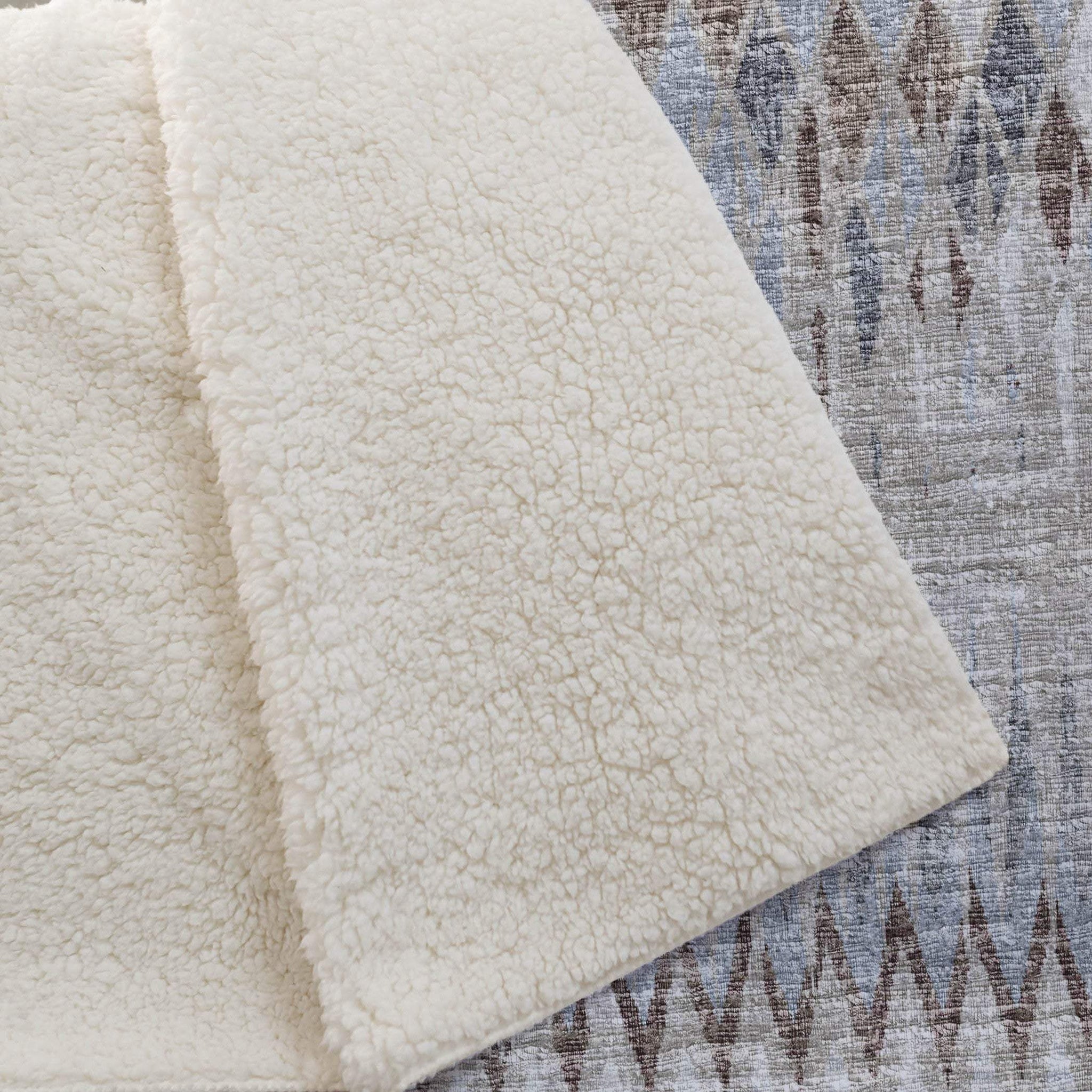 50" X 70" Blue And Gray Geometric Polyester Woven Plush Throw Blanket - HomeRoots - Flyclothing LLC