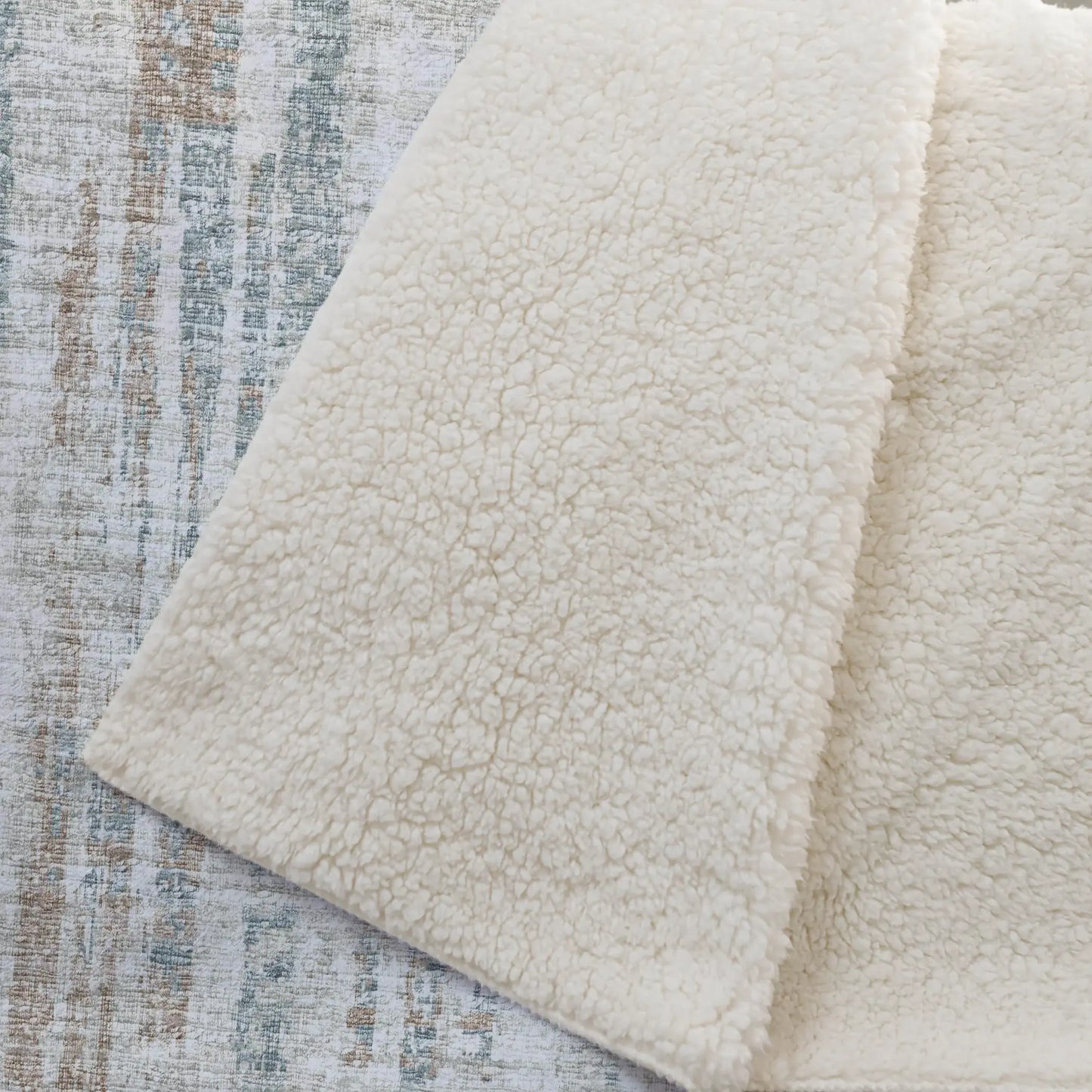 50" X 70" Ivory And Blue Abstract Polyester Woven Plush Throw Blanket - Homeroots - Flyclothing LLC