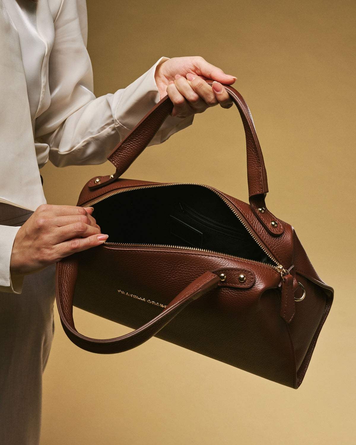 Zita (brown) - Italian calf leather women's handbag (with shoulder strap) - Leather Gloves Online - Flyclothing LLC