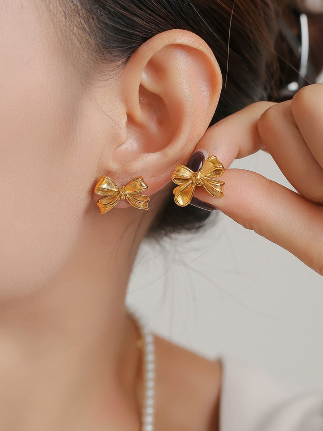 3 Piece Pearl Necklace, Bow Necklace and Stud Earrings Jewelry Set - Trendsi