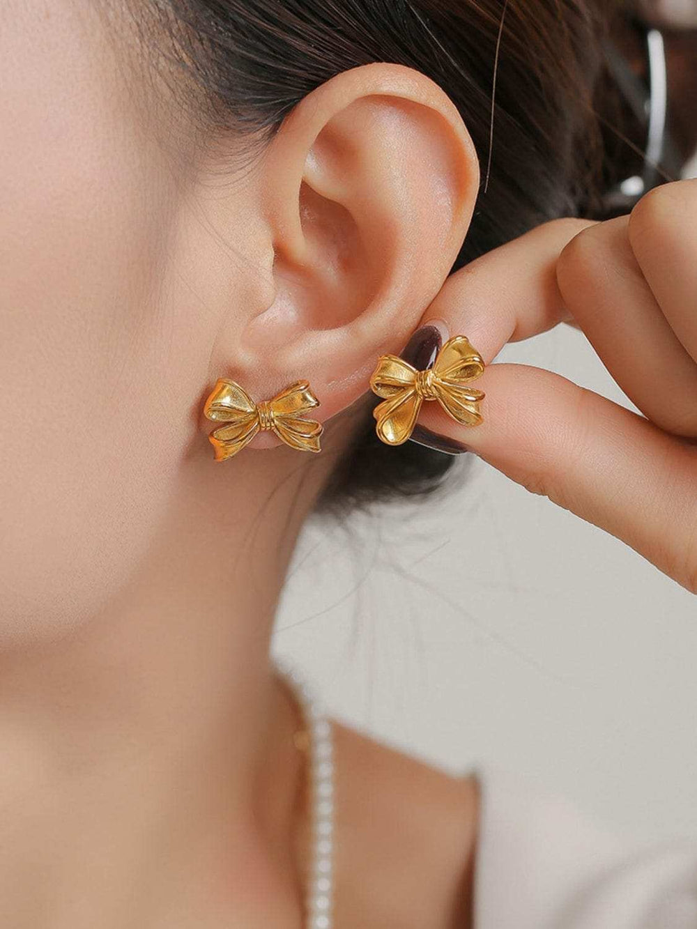 3 Piece Pearl Necklace, Bow Necklace and Stud Earrings Jewelry Set - Trendsi - Flyclothing LLC