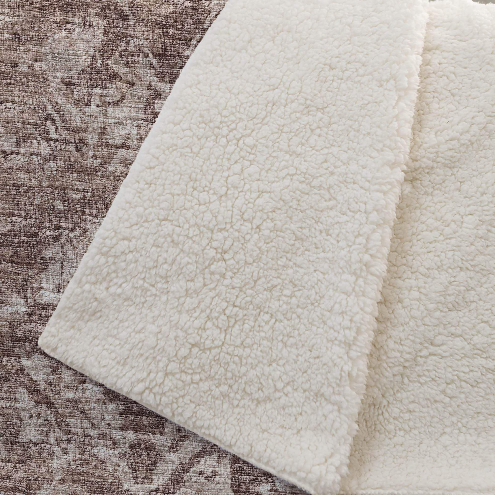 50" X 70" Chocolate And Beige Damask Polyester Woven Plush Throw Blanket - HomeRoots - Flyclothing LLC