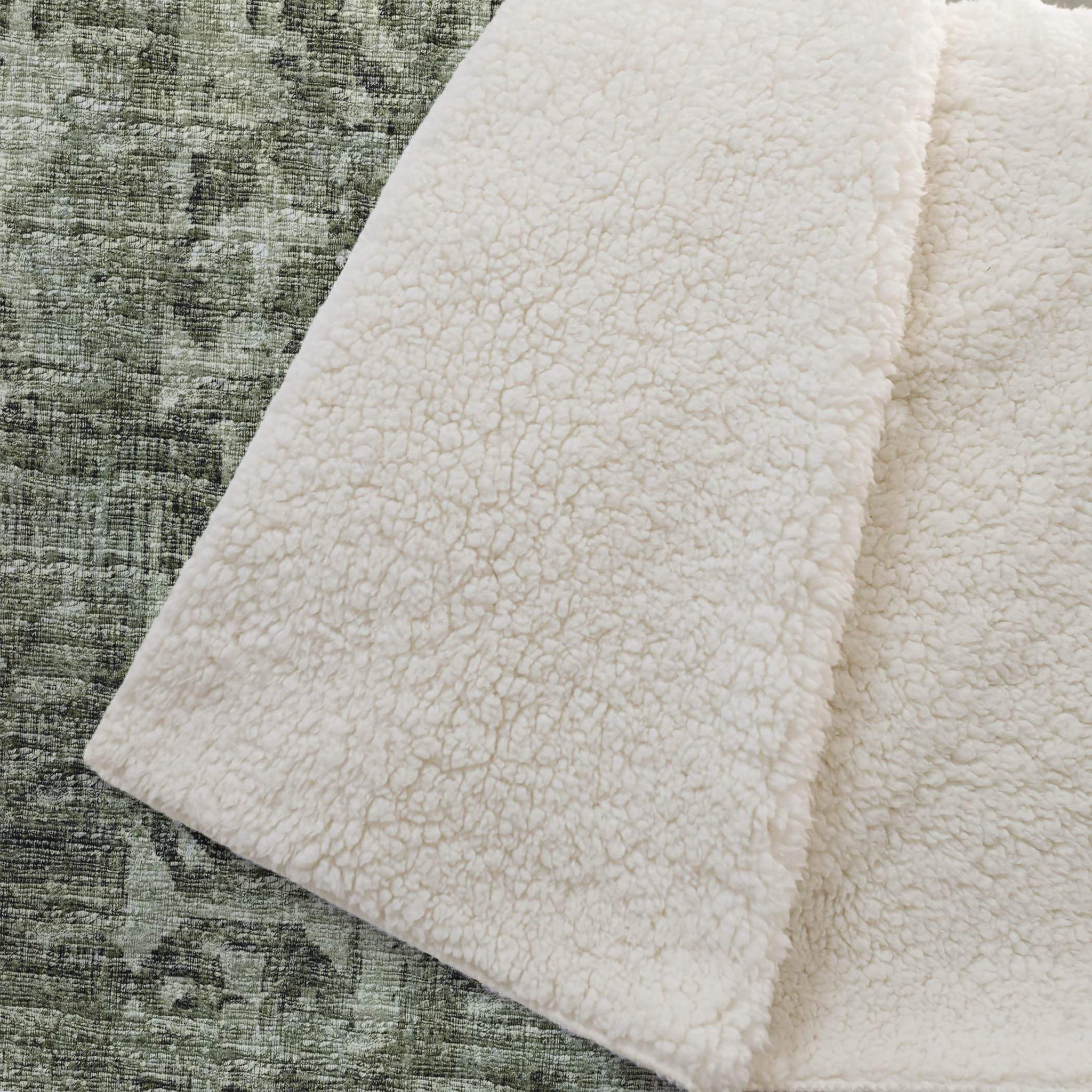 50" X 70" Olive Green And Beige Damask Polyester Woven Plush Throw Blanket - HomeRoots - Flyclothing LLC