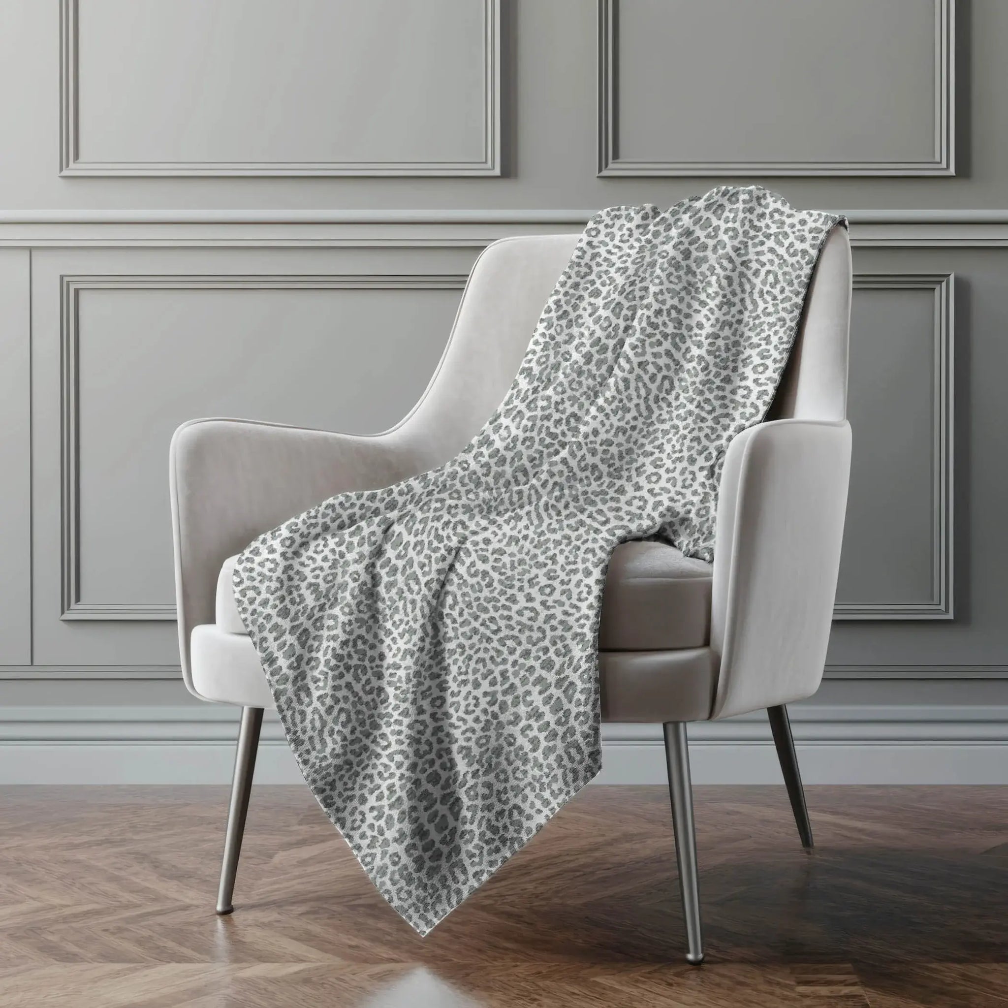 50" X 70" Gray And Ivory Leopard Microfiber Plush Throw Blanket - Homeroots - Flyclothing LLC