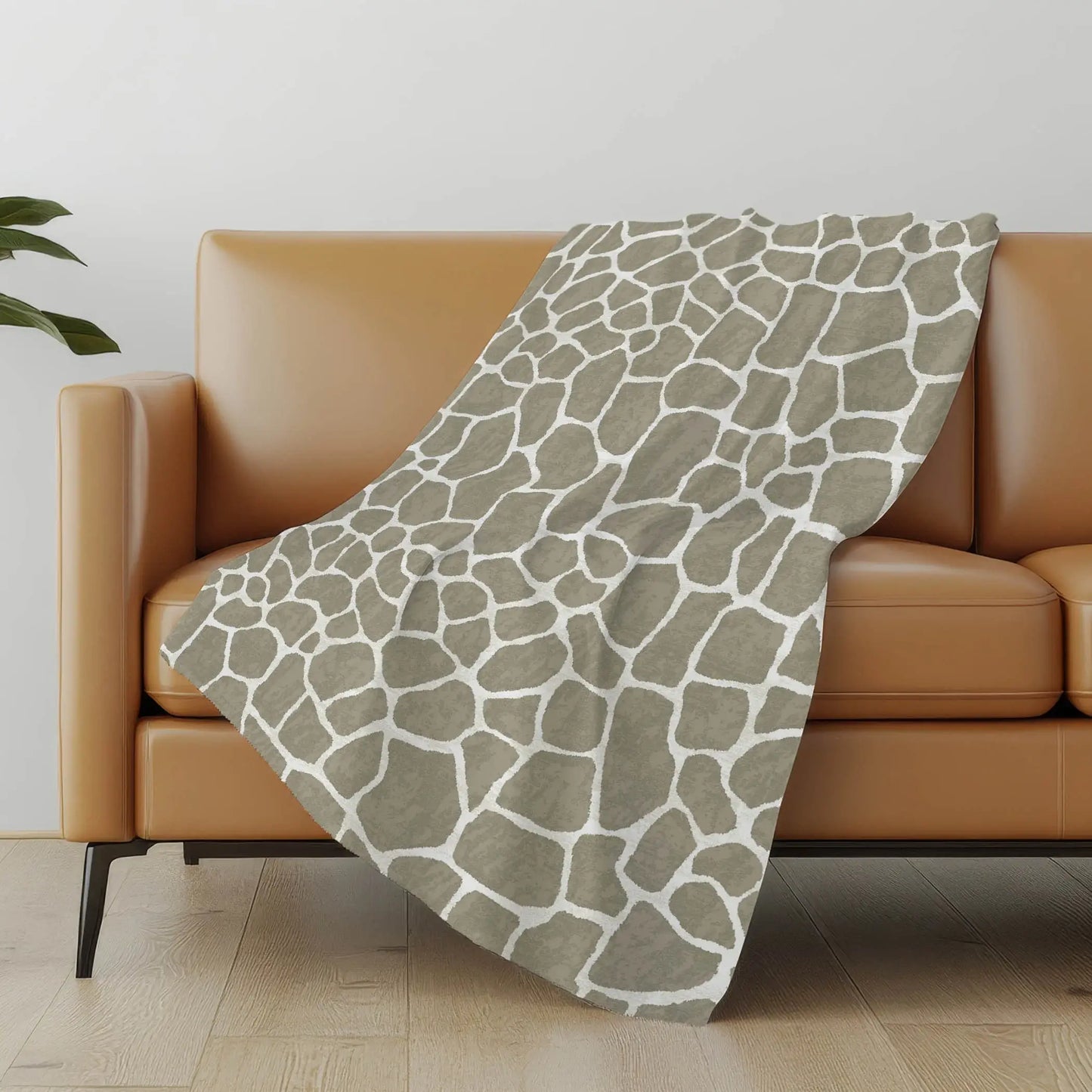 50" X 70" Taupe And Ivory Giraffe Microfiber Plush Throw Blanket - Homeroots - Flyclothing LLC