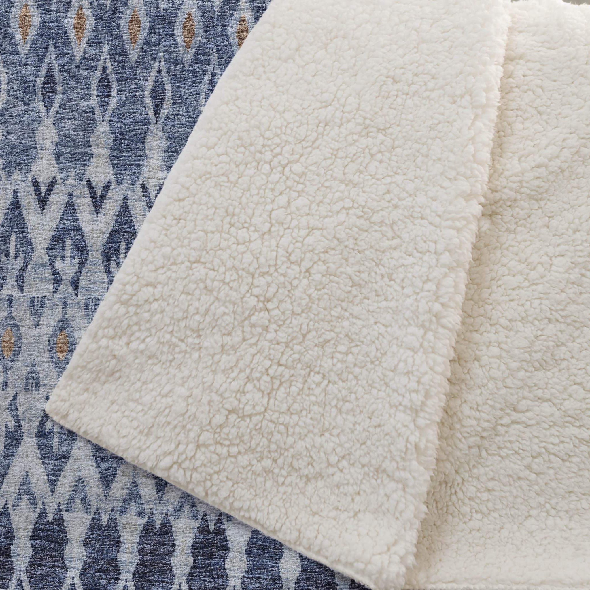 50" X 70" Blue And Orange Geometric Microfiber Plush Throw Blanket - Homeroots - Flyclothing LLC