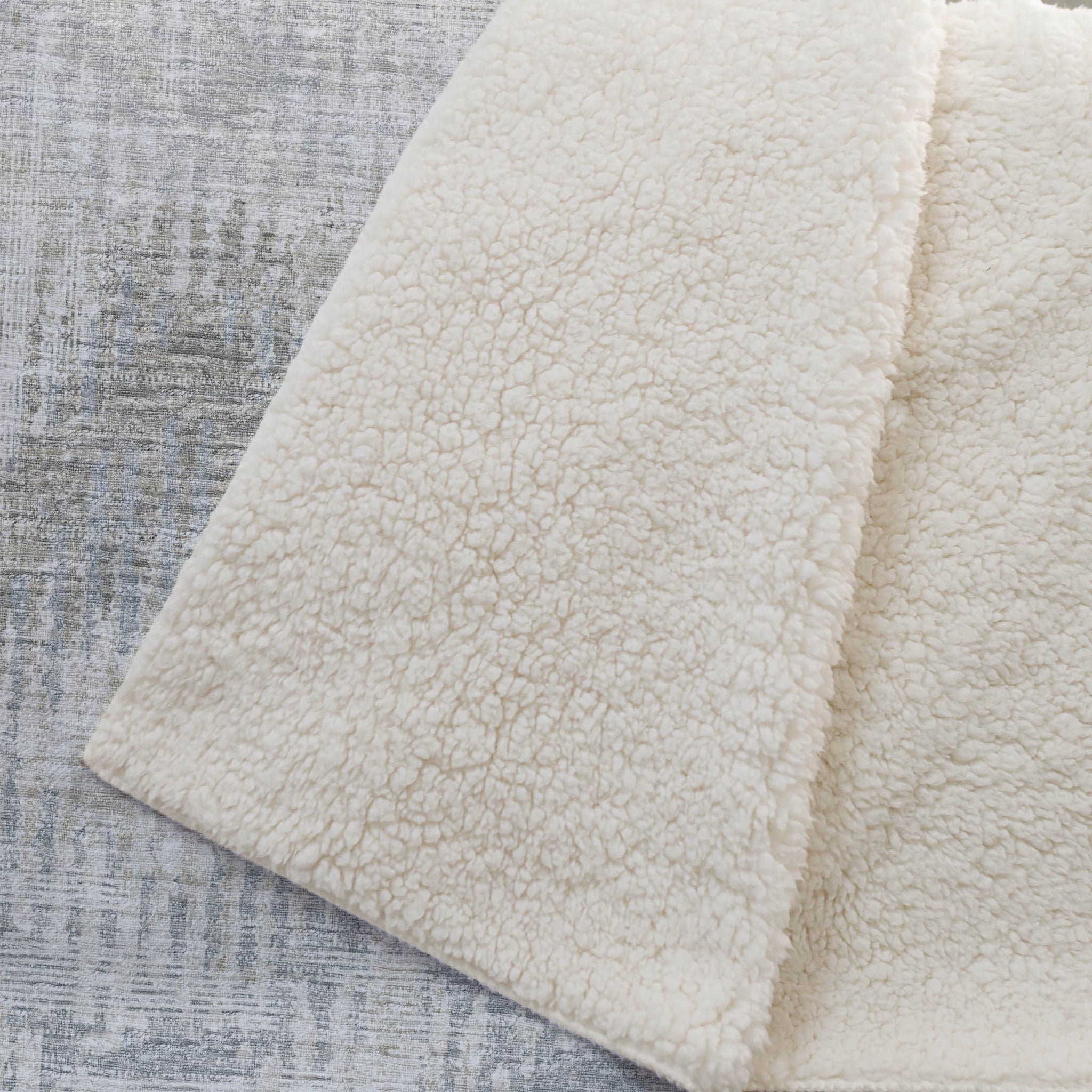 50" X 70" Linen And Gray Geometric Microfiber Plush Throw Blanket - Homeroots - Flyclothing LLC