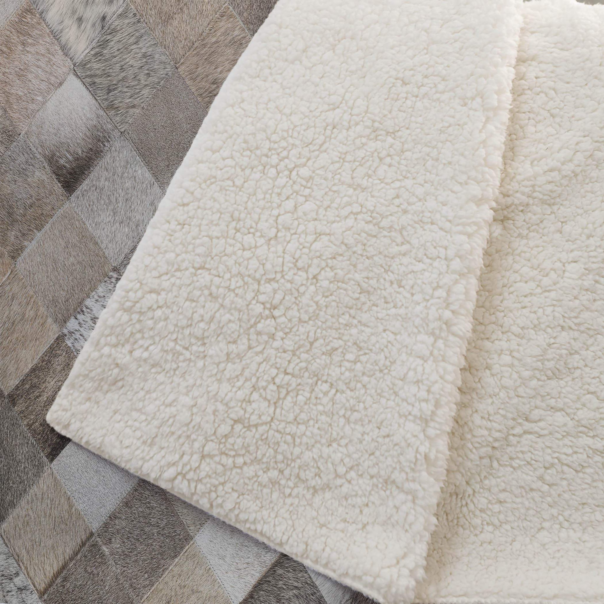 50" X 70" Gray Beige And Black Geometric Microfiber Plush Throw Blanket - Homeroots - Flyclothing LLC