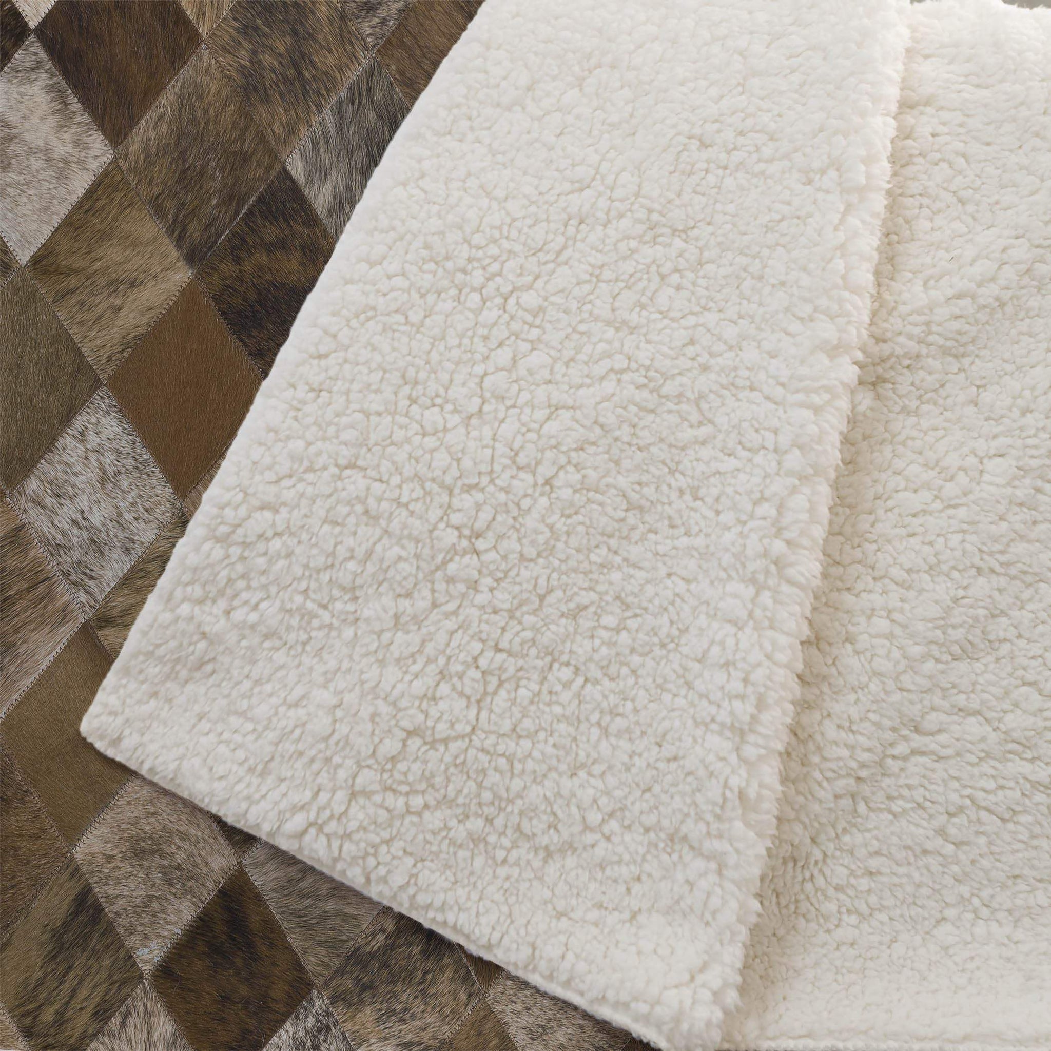 50" X 70" Brown Beige And Ivory Geometric Microfiber Plush Throw Blanket - Homeroots - Flyclothing LLC