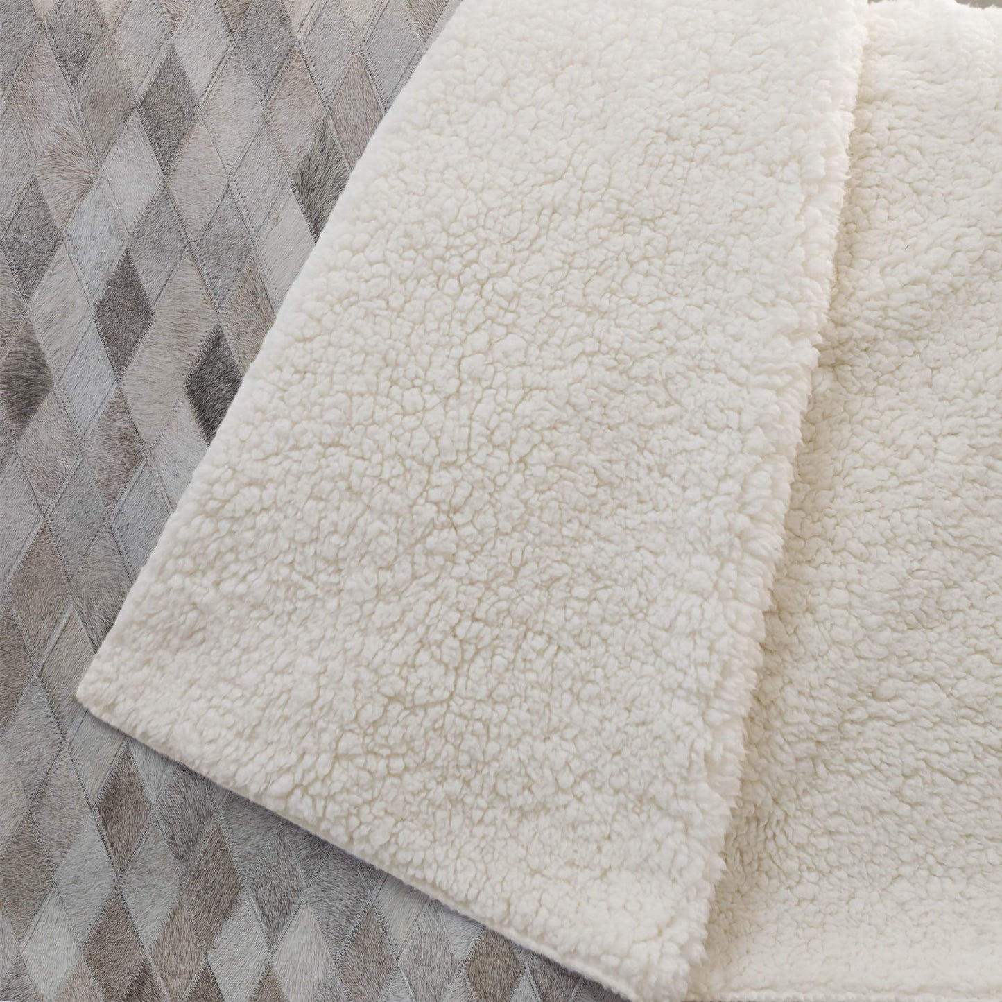 50" X 70" Gray Beige And Ivory Geometric Microfiber Plush Throw Blanket - Homeroots - Flyclothing LLC