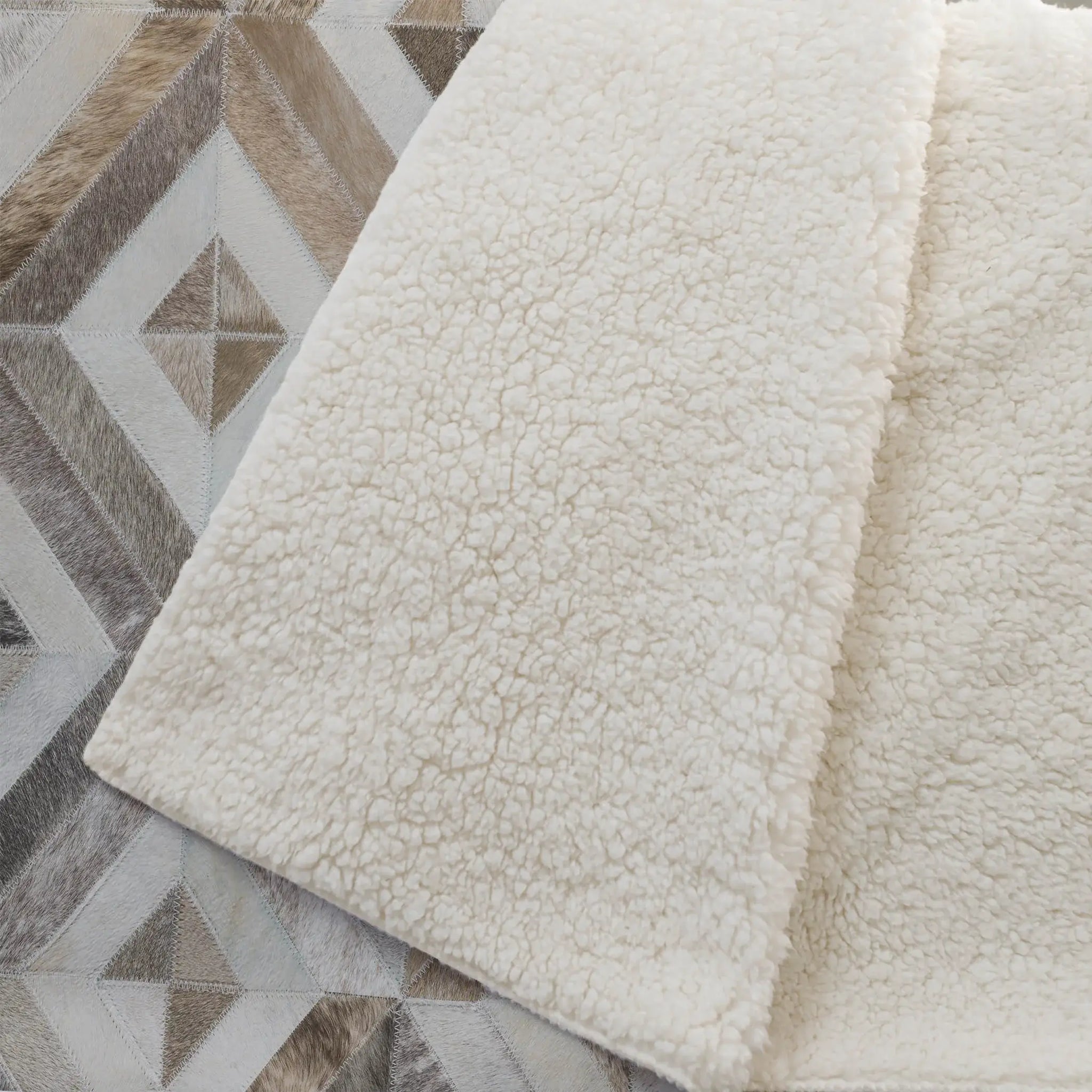 50" X 70" Gray And Brown Geometric Microfiber Plush Throw Blanket - Homeroots - Flyclothing LLC