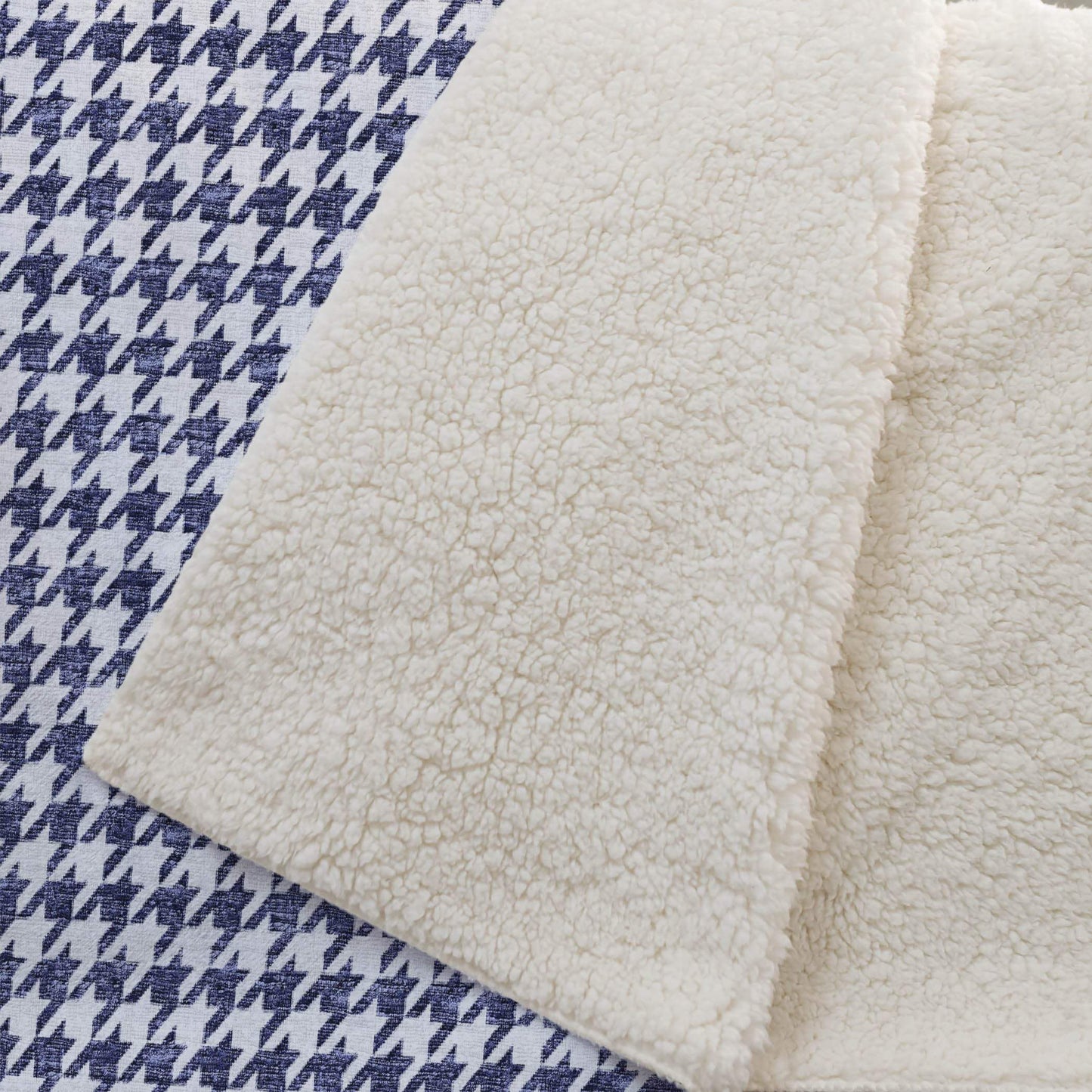 50" X 70" Navy Blue And White Houndstooth Microfiber Plush Throw Blanket - HomeRoots - Flyclothing LLC