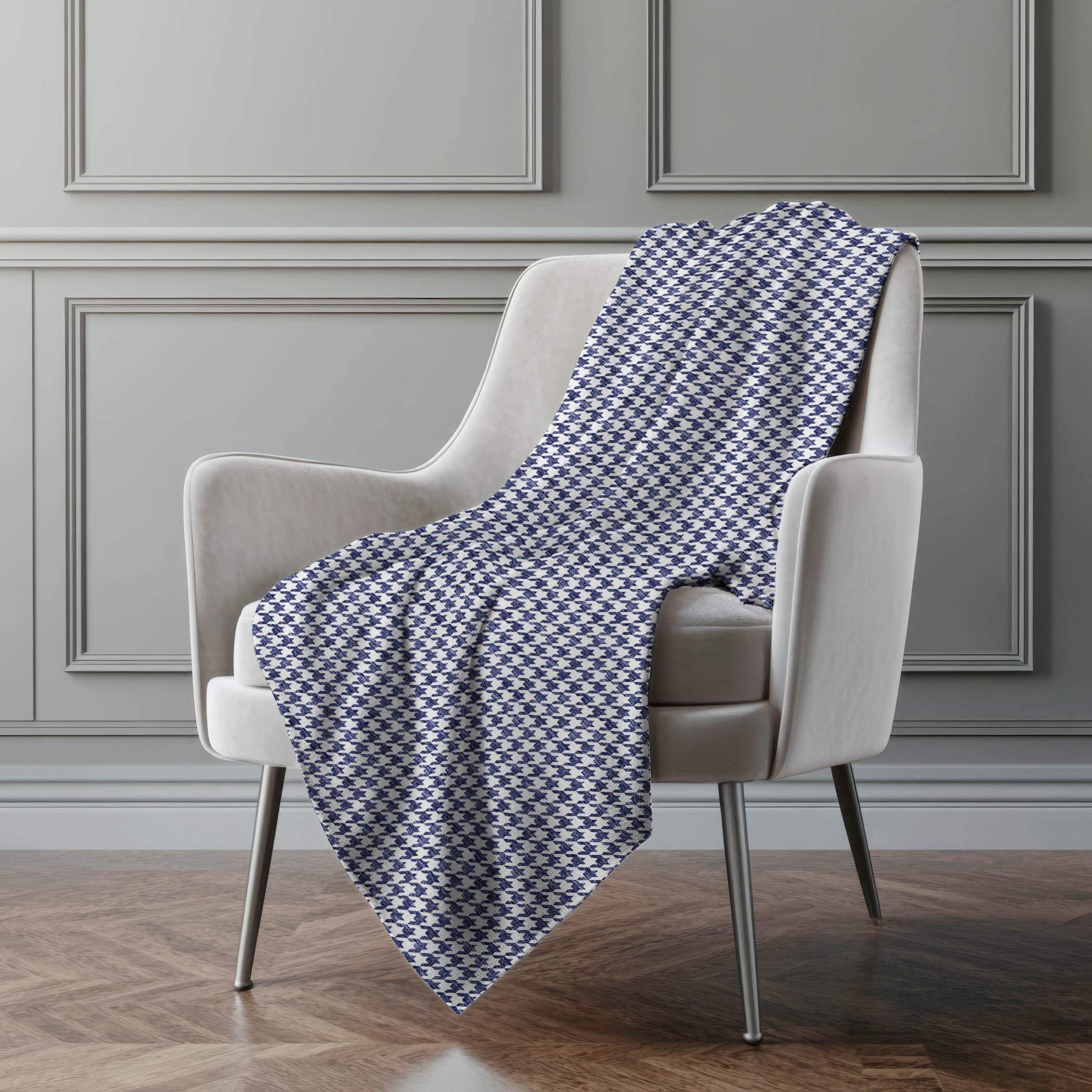 50" X 70" Navy Blue And White Houndstooth Microfiber Plush Throw Blanket - HomeRoots - Flyclothing LLC